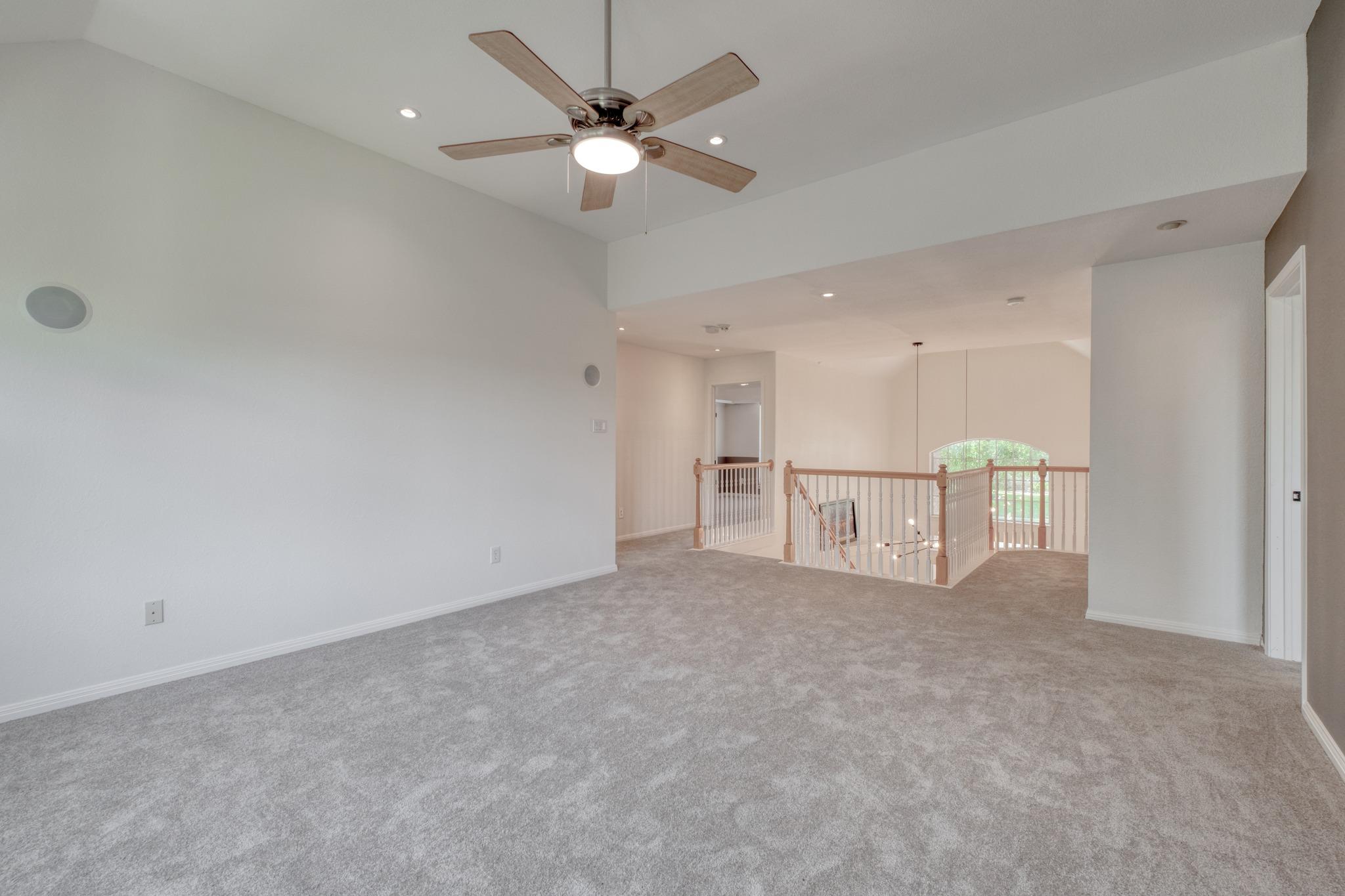 8311 Lofty LN