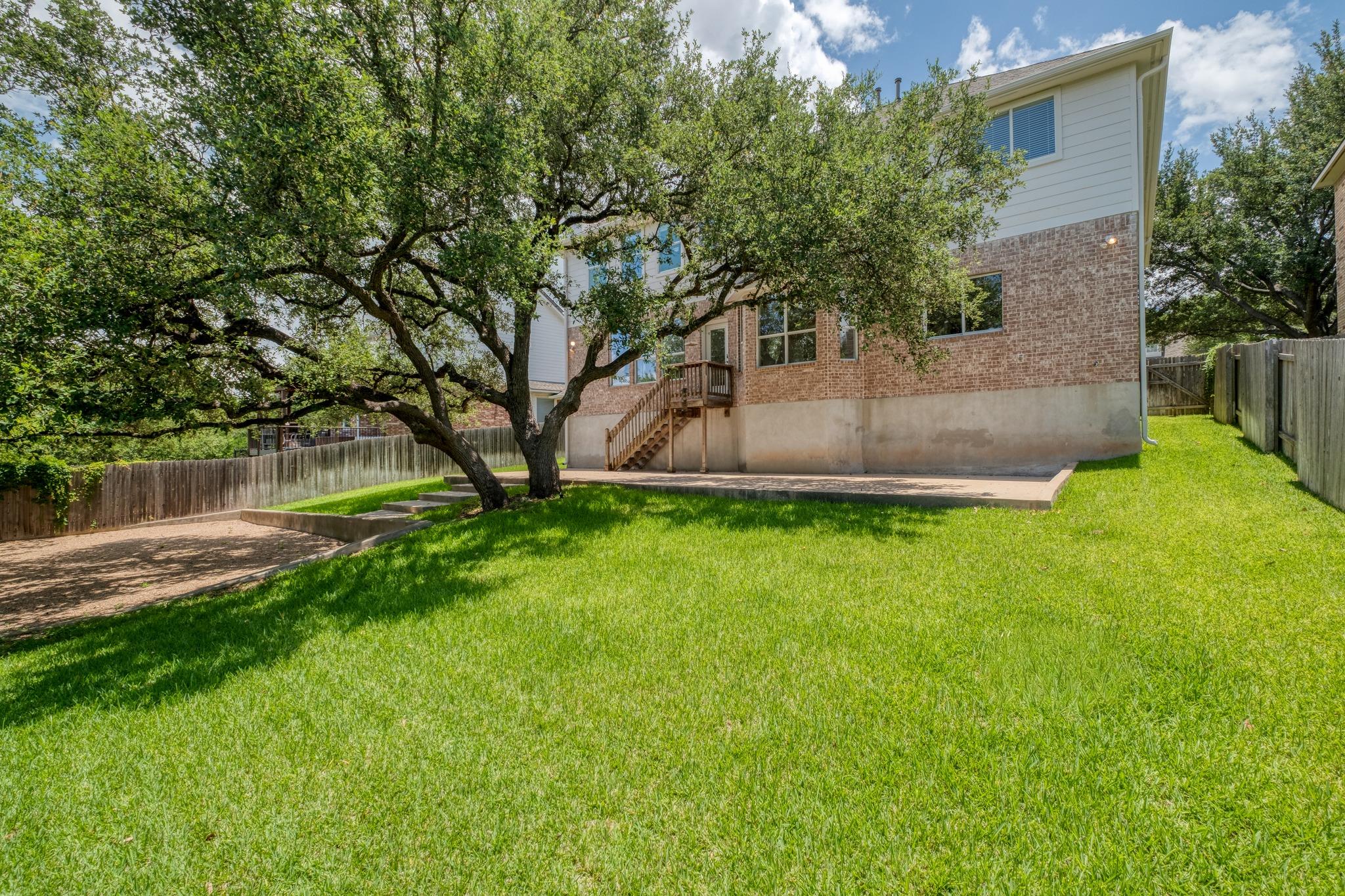 8311 Lofty LN