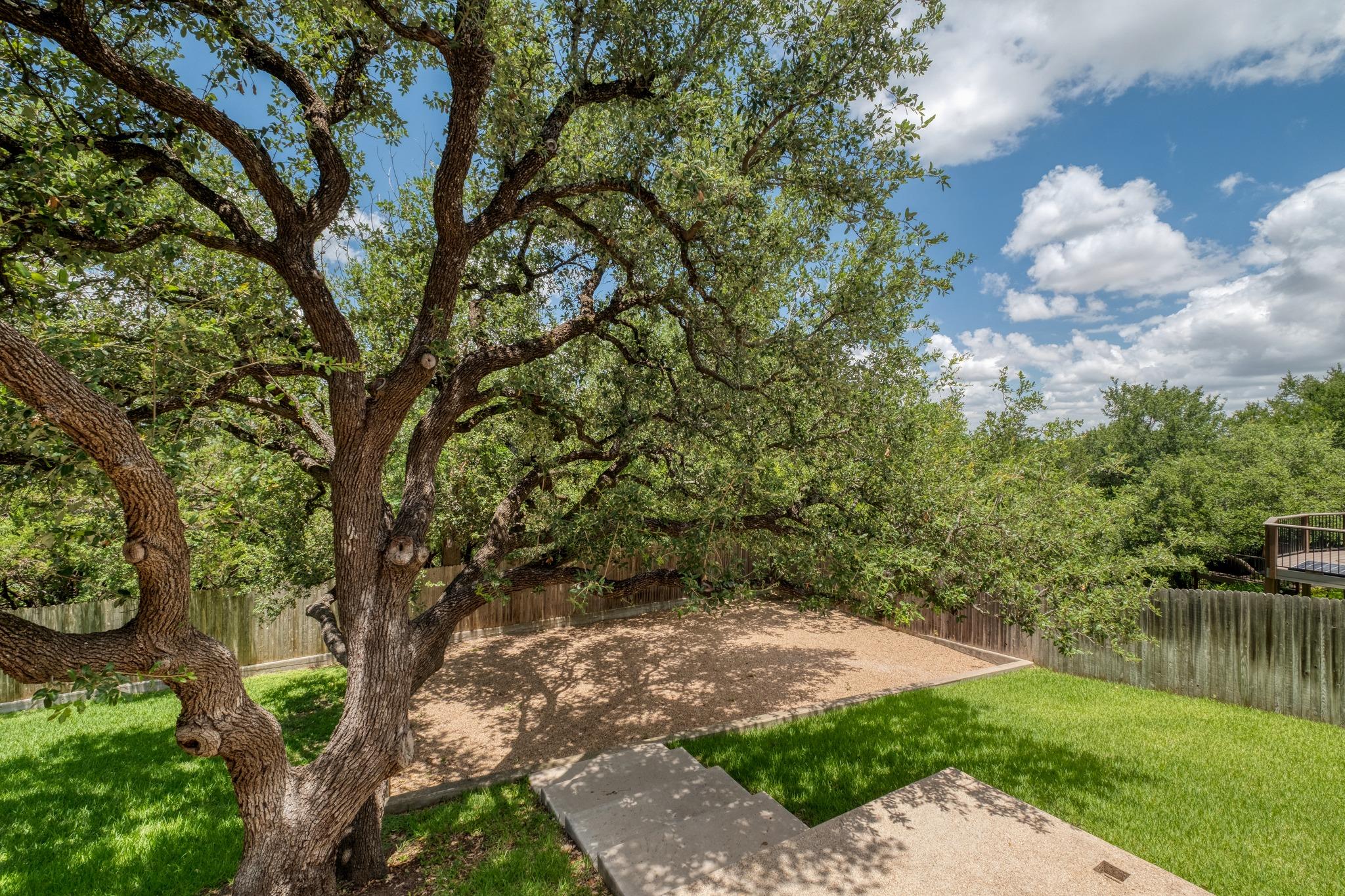 8311 Lofty LN