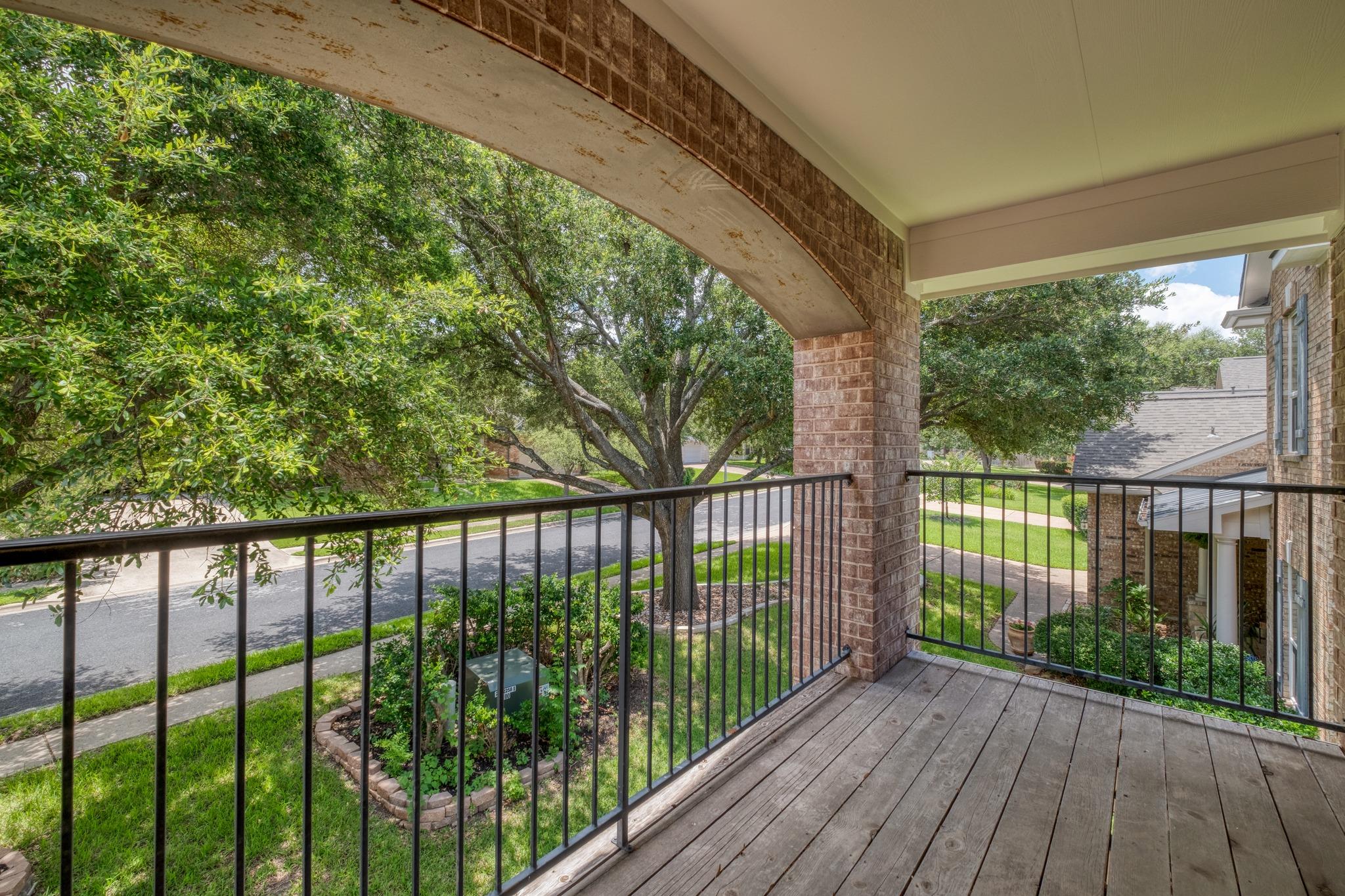 8311 Lofty LN