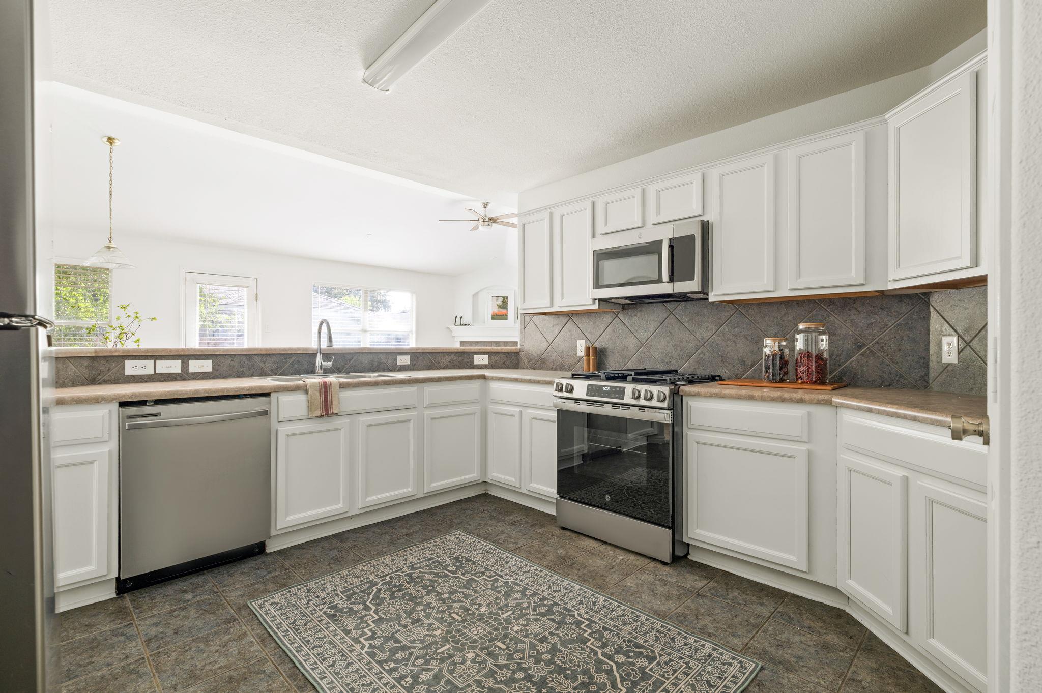 1535 Lorson LOOP