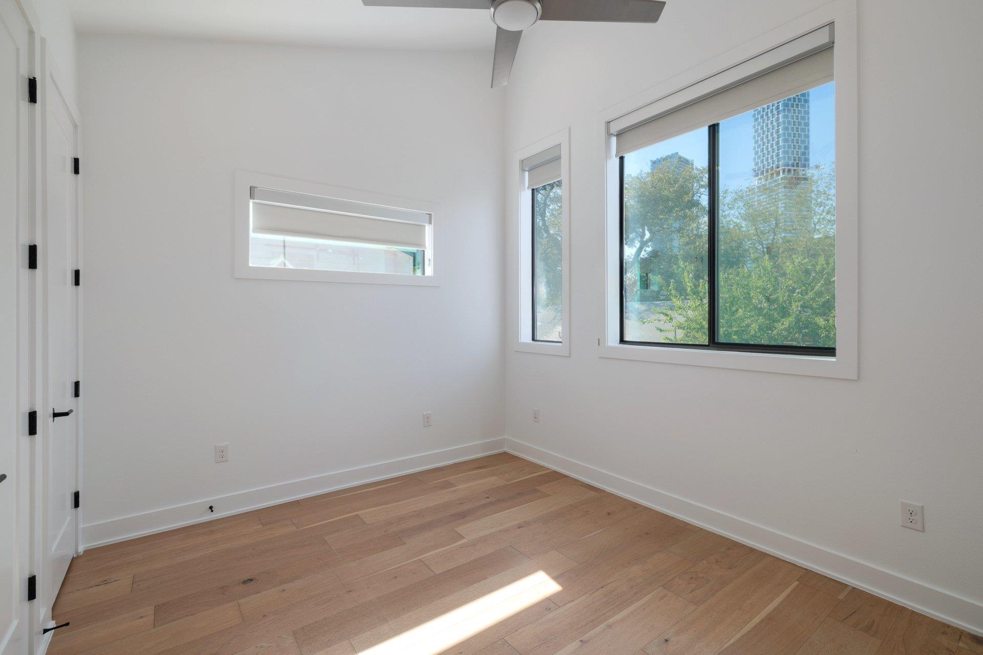 1104 E 2nd ST # 2