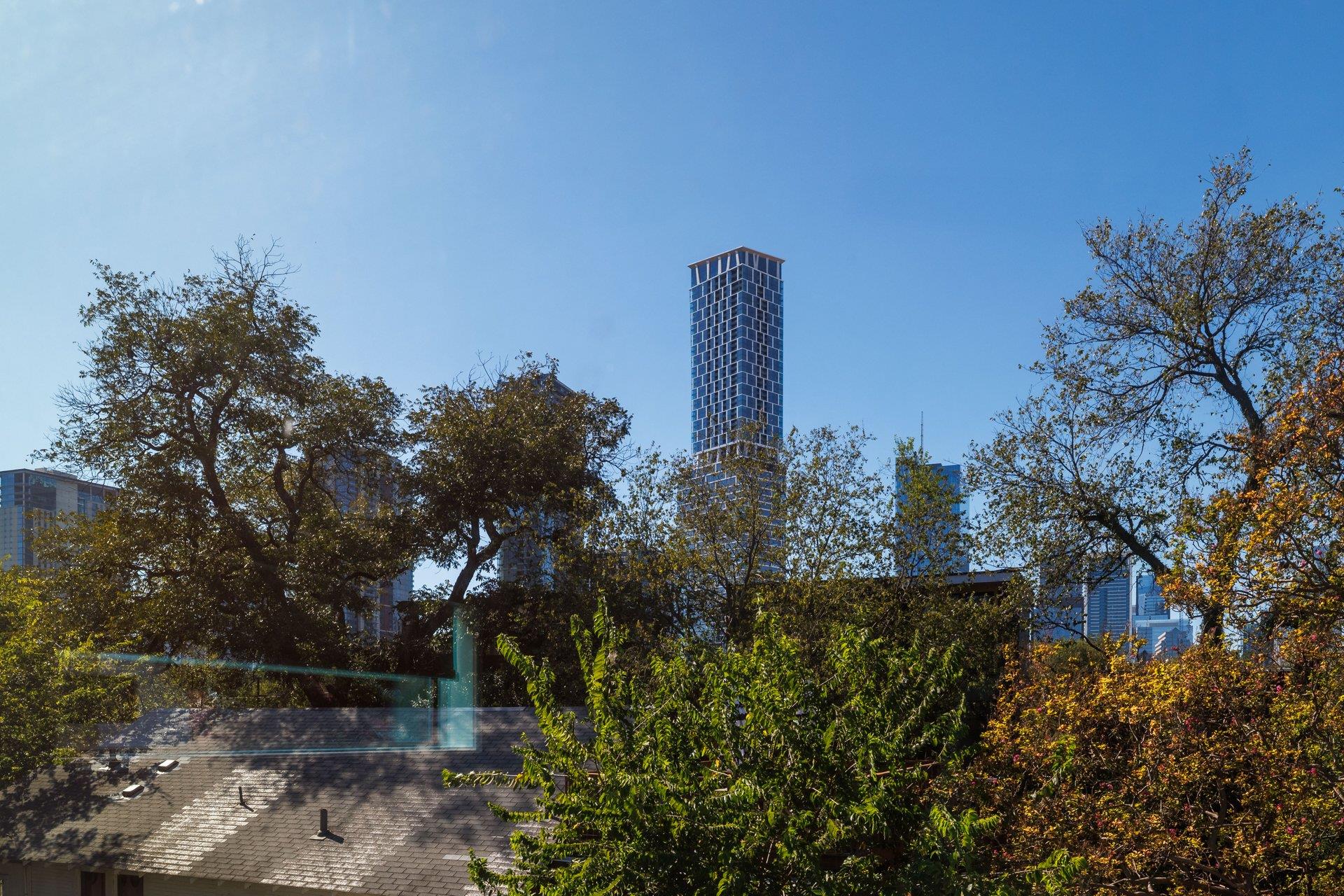 1104 E 2nd ST # 2