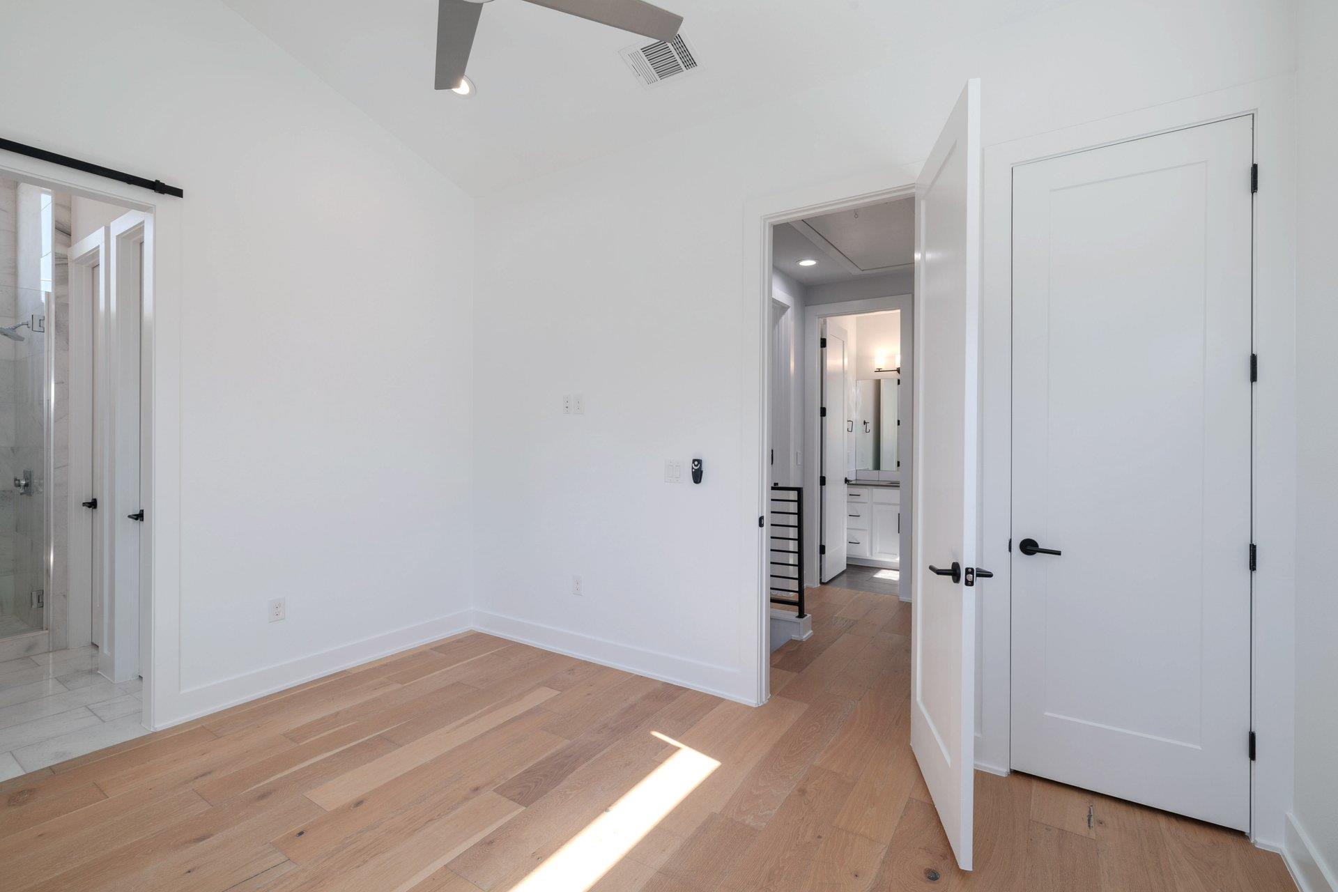 1104 E 2nd ST # 2
