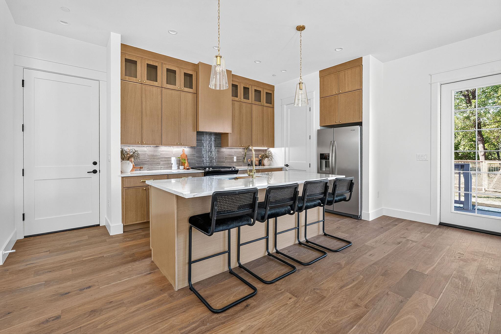 210 W Mockingbird LN # 3