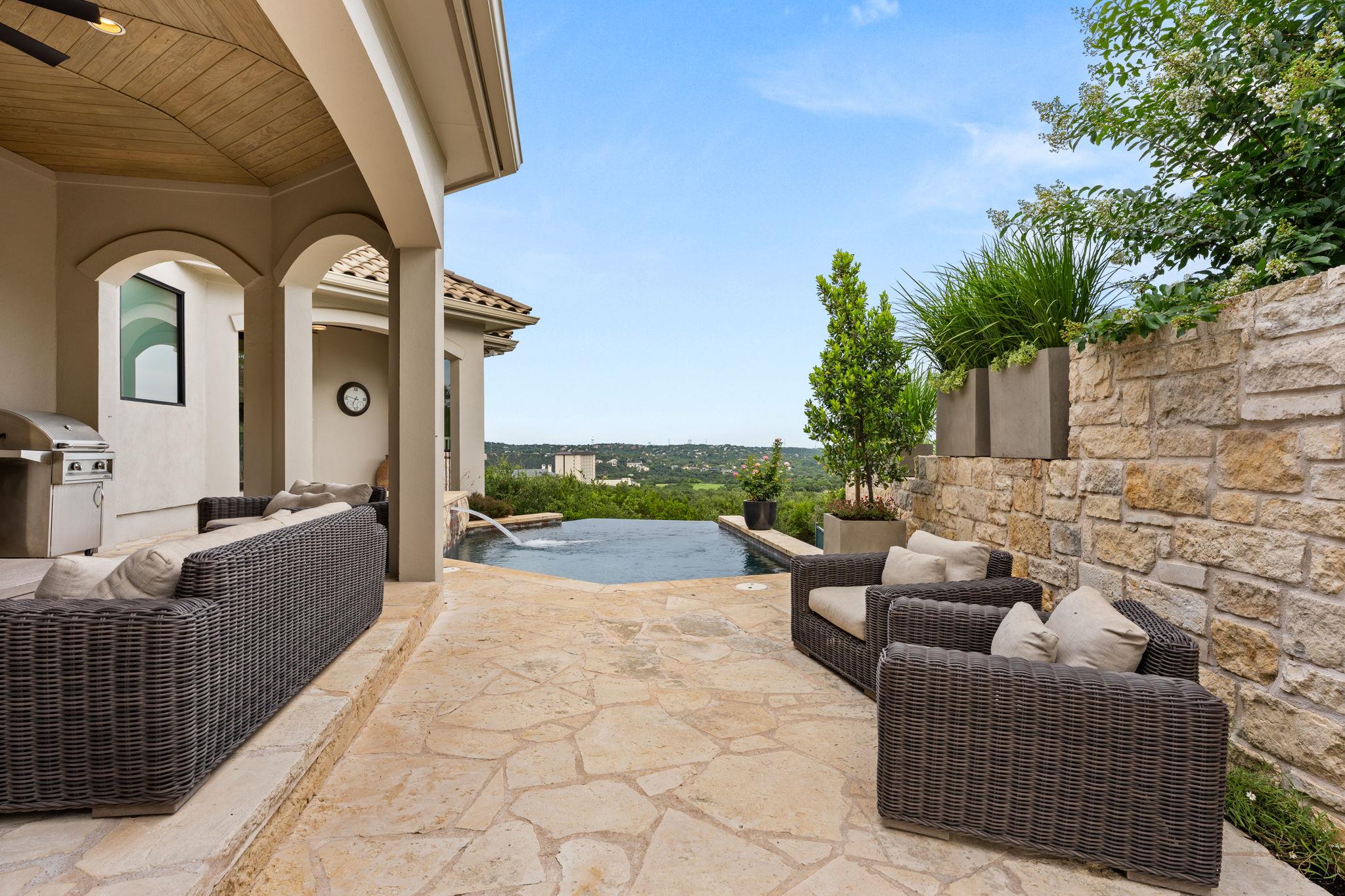 2300 Barton Creek BLVD # 8