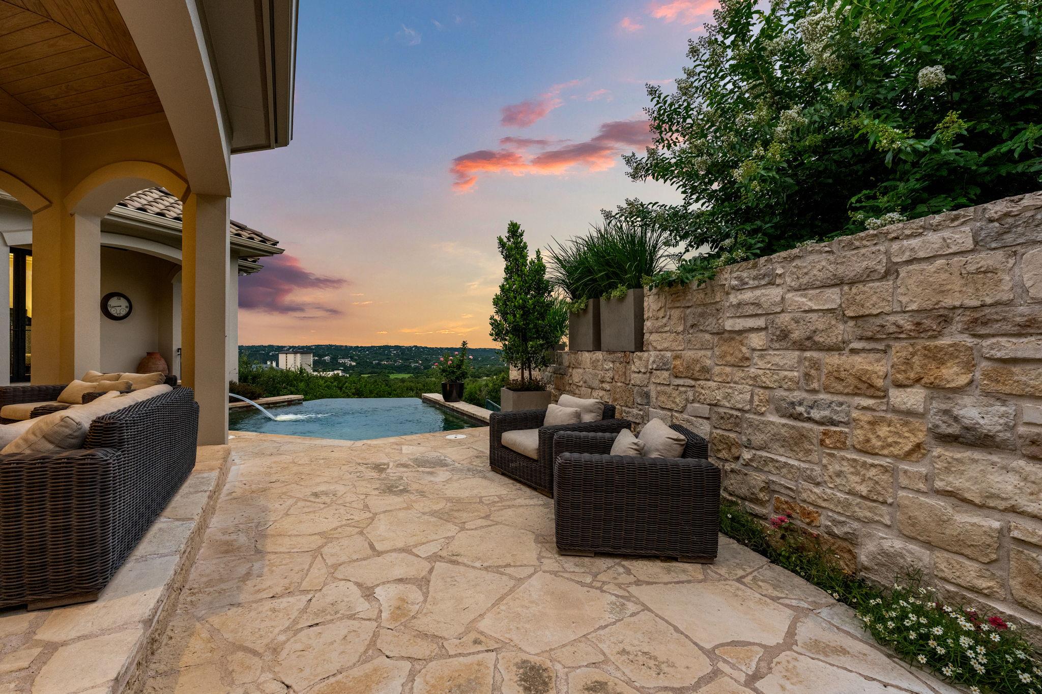 2300 Barton Creek BLVD # 8