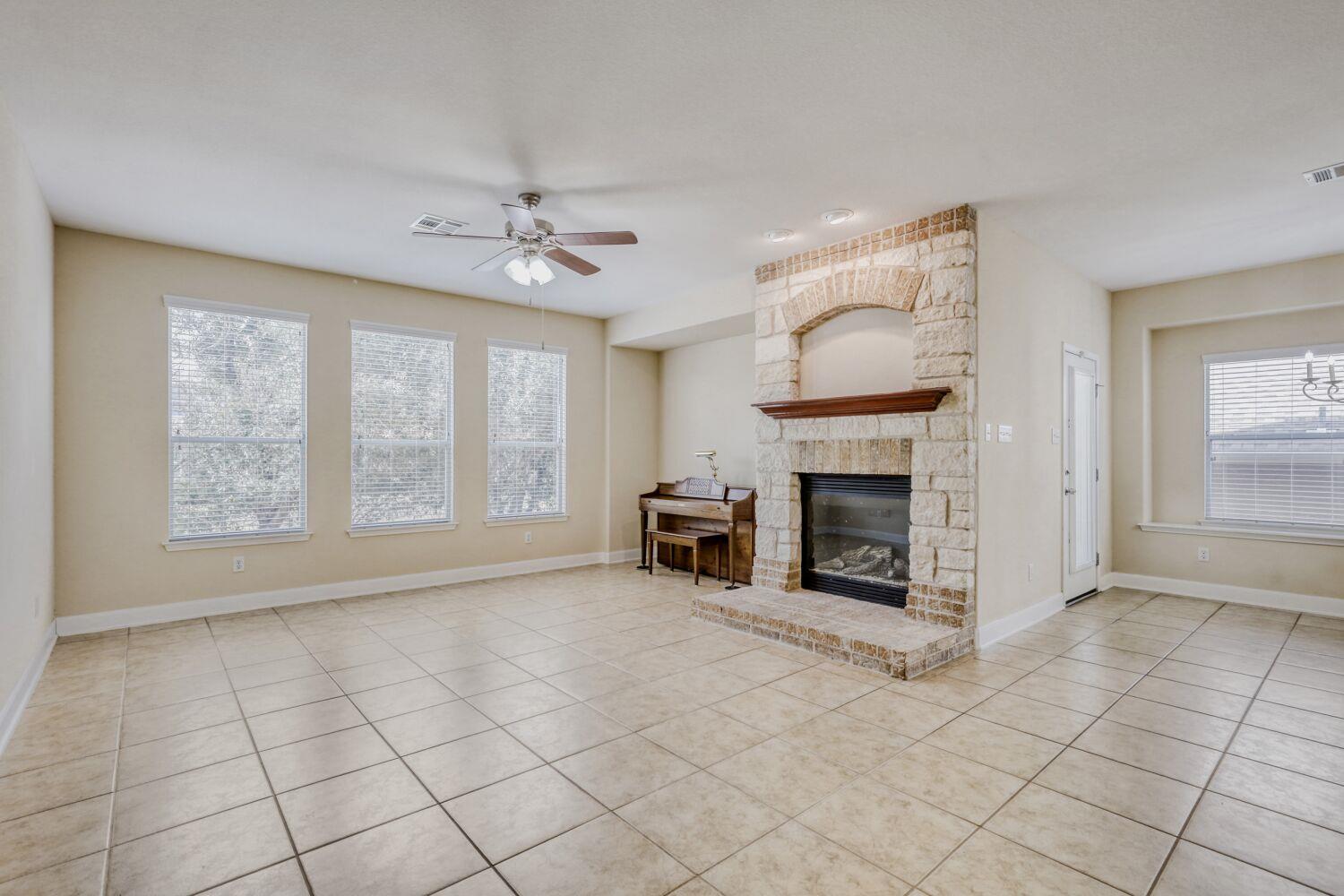 24 Stone Terrace DR