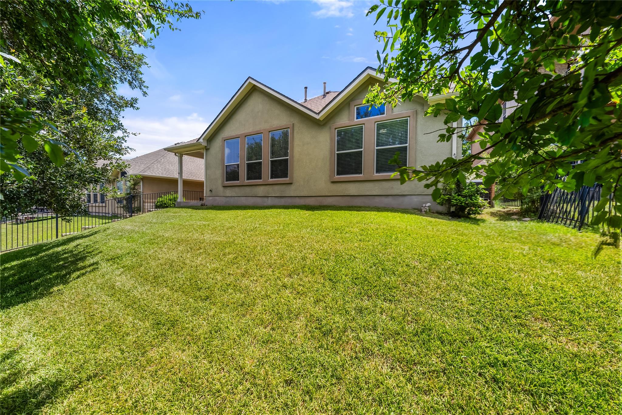 24 Stone Terrace DR