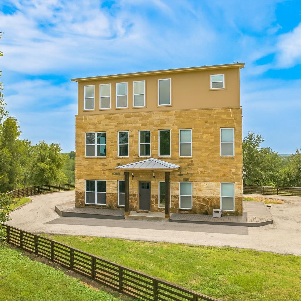 520 Double Eagle Ranch DR