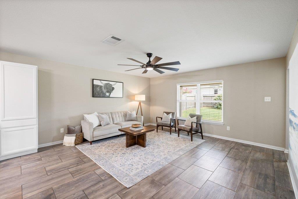217 Farmer LN