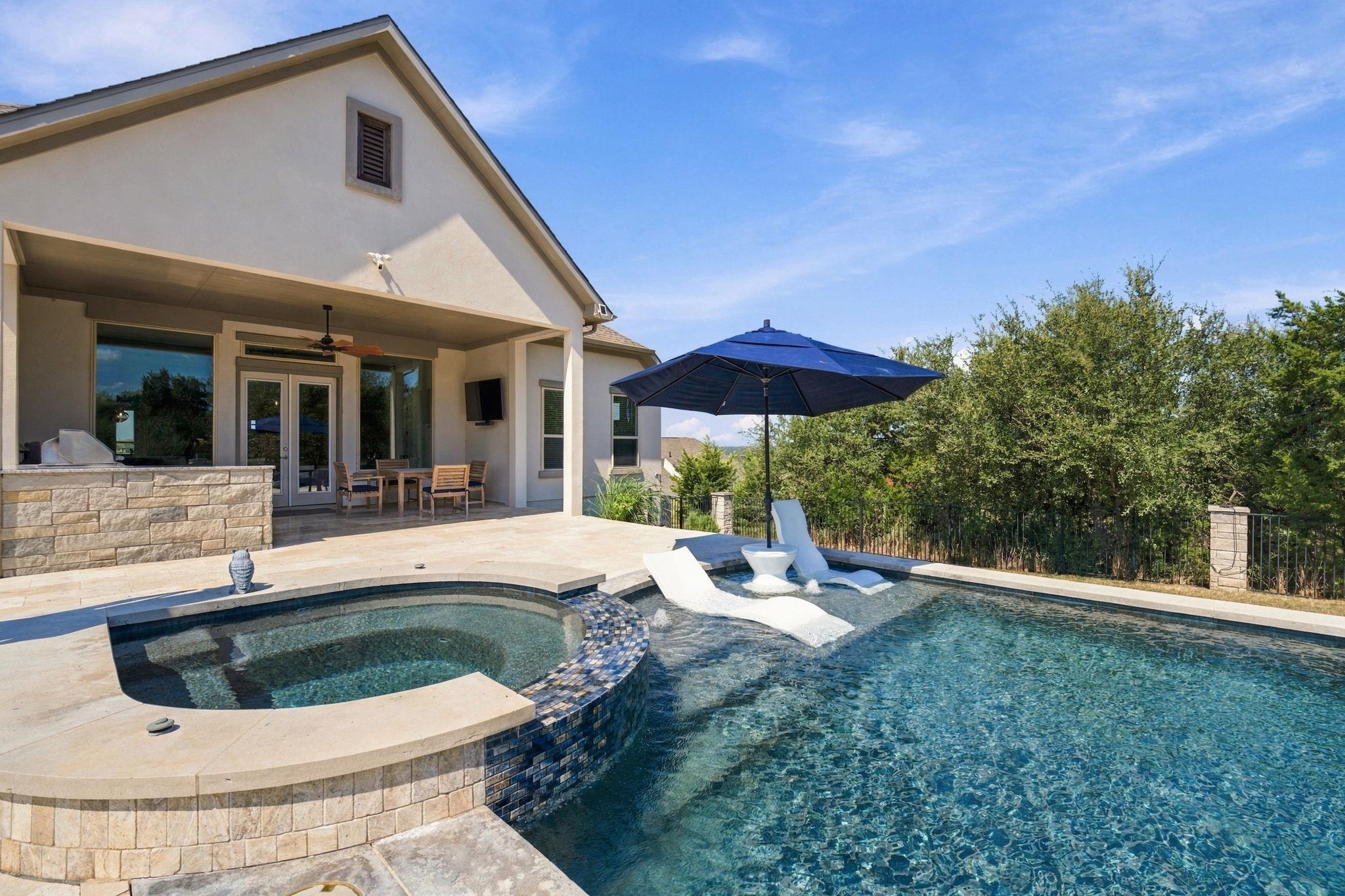 1108 Gato Del Sol Ave