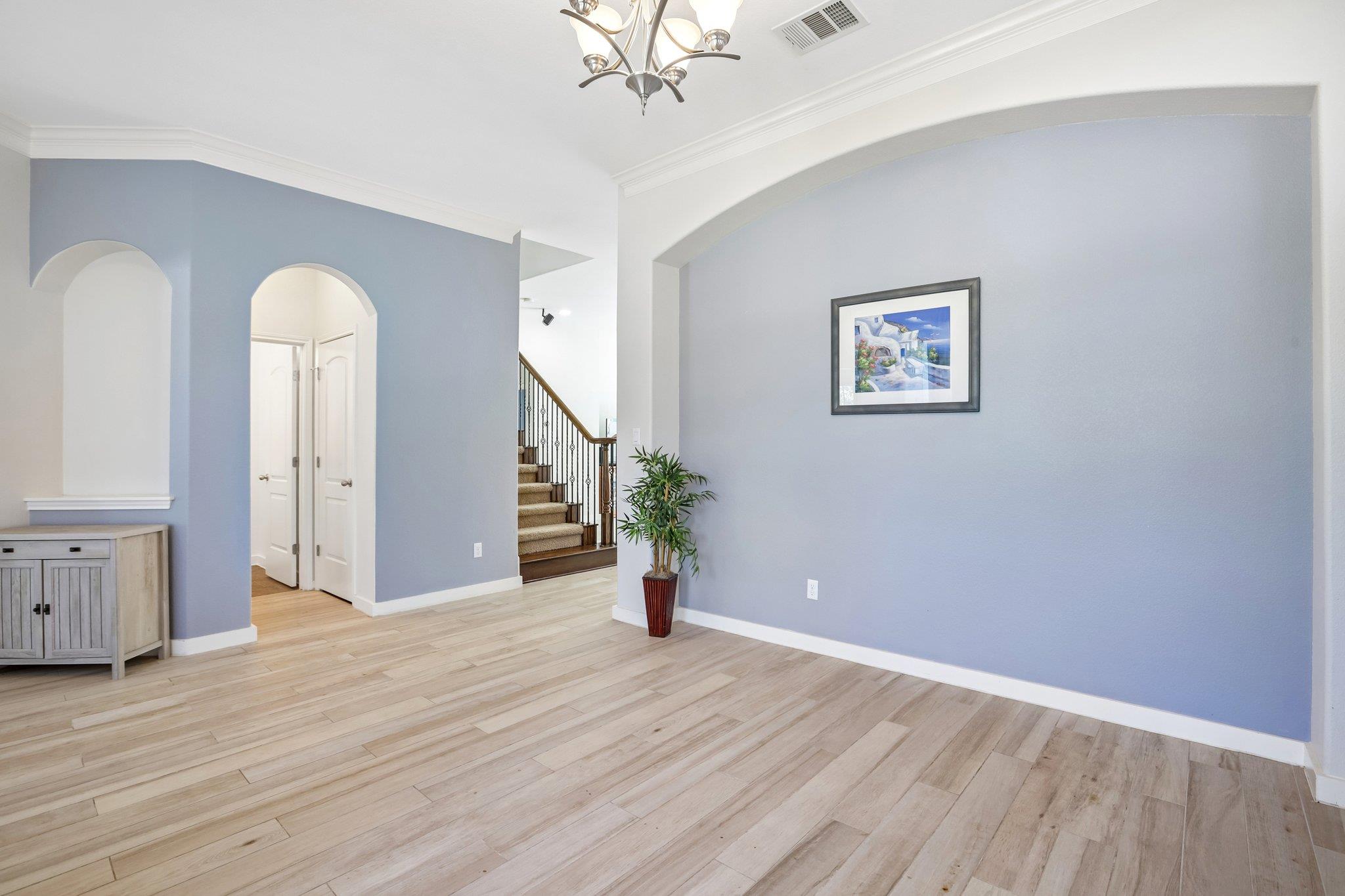 12213 Montclair BND