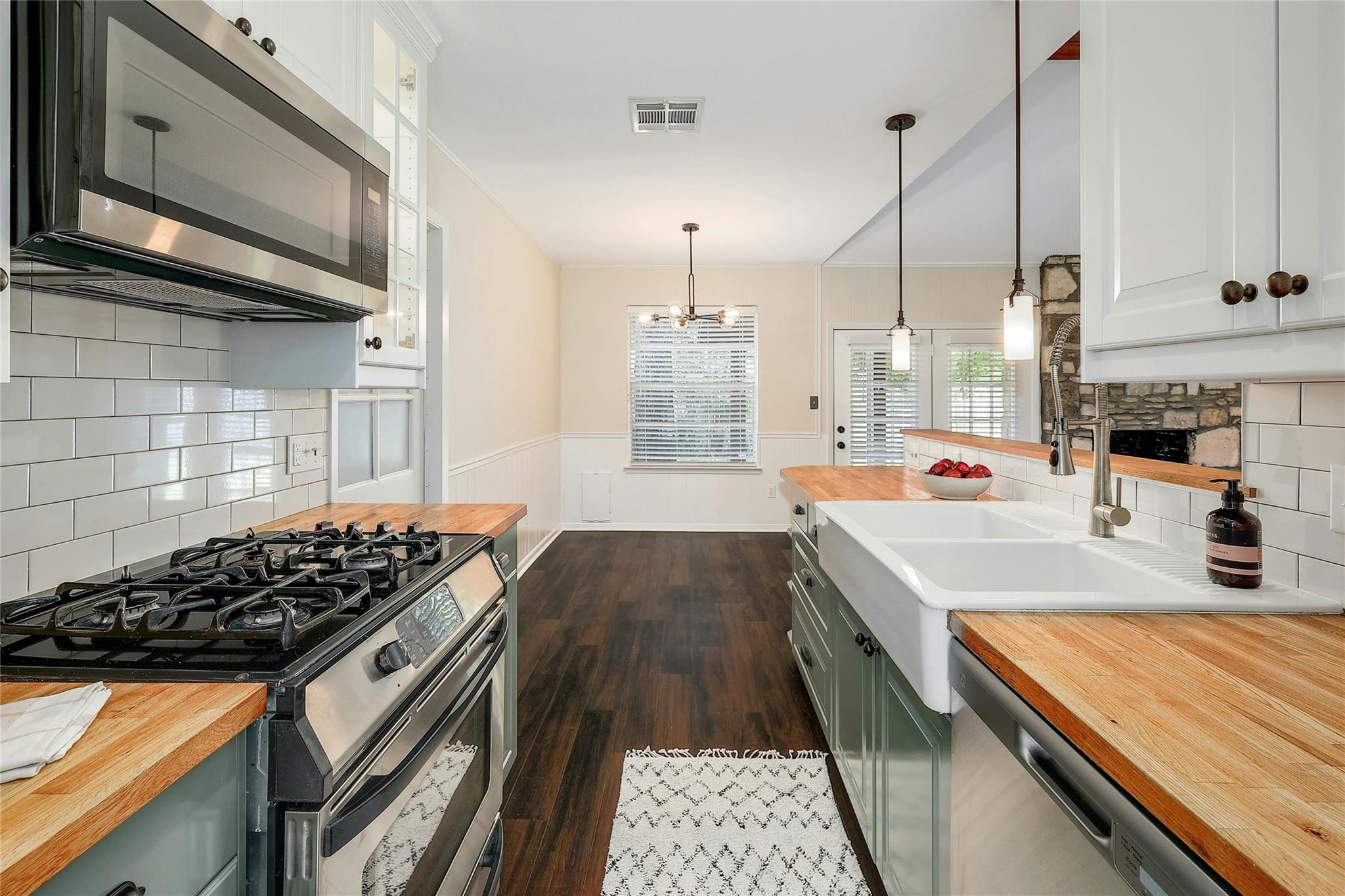 2106 Brandywine LN