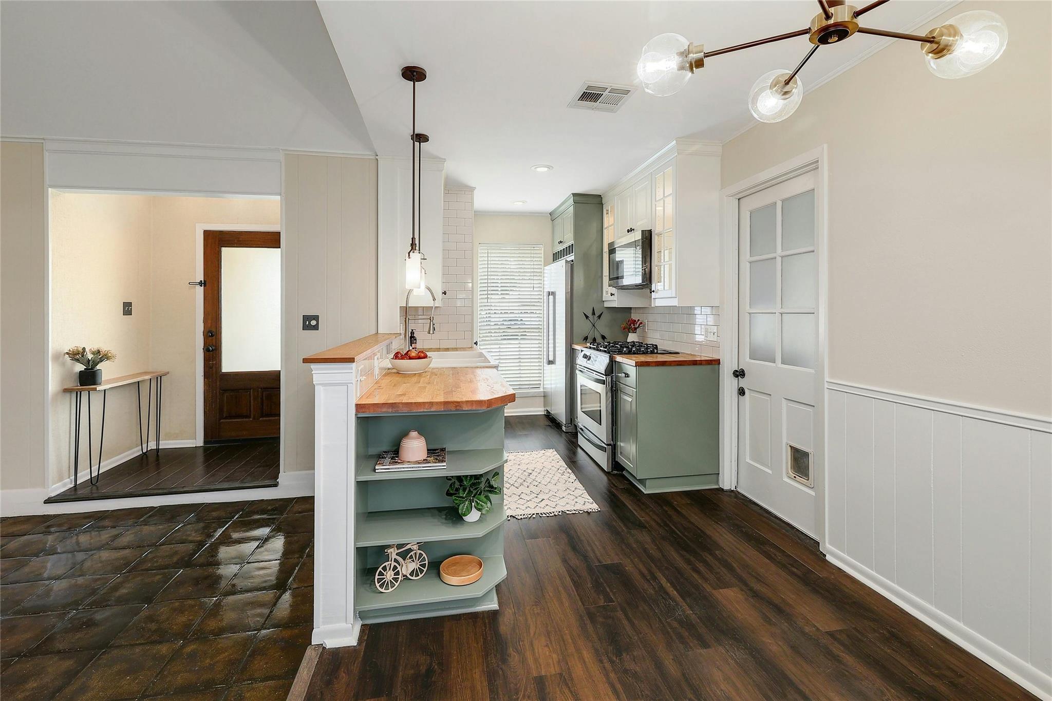 2106 Brandywine LN
