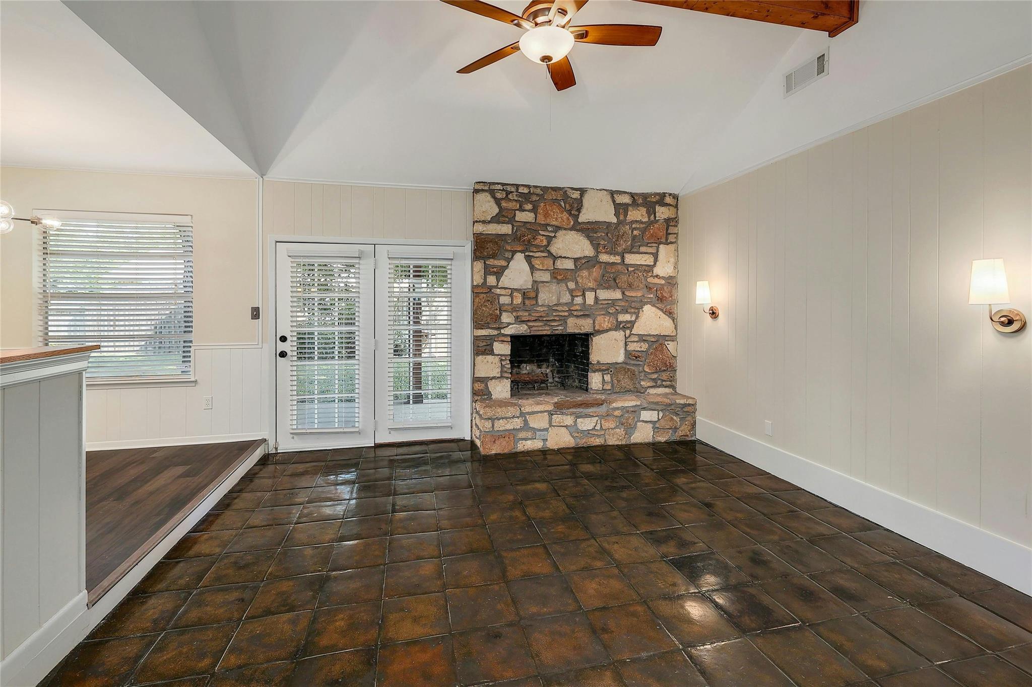 2106 Brandywine LN