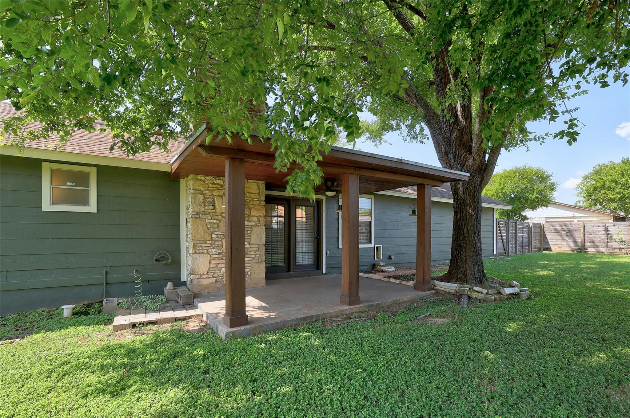 2106 Brandywine LN