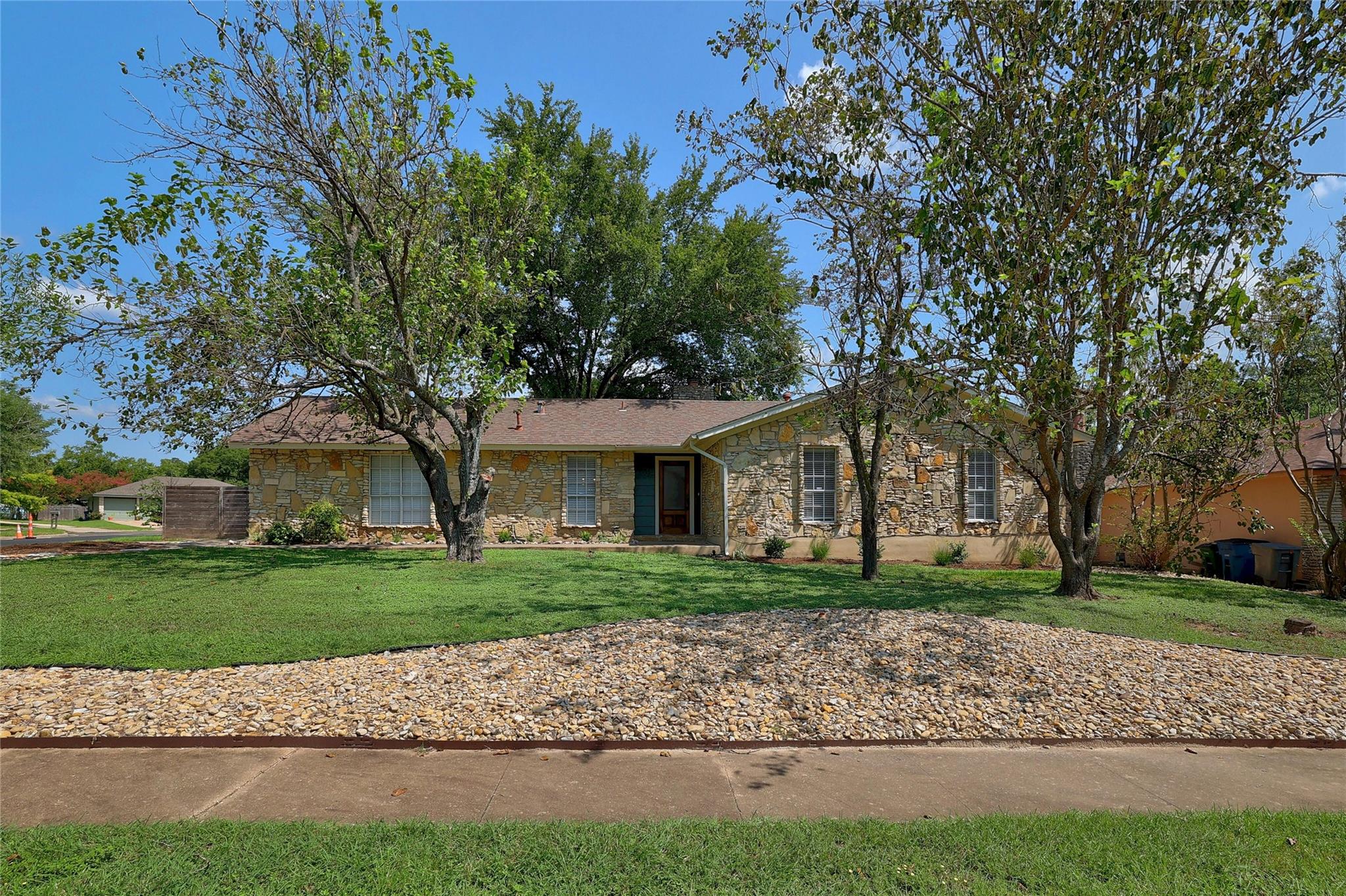 2106 Brandywine LN
