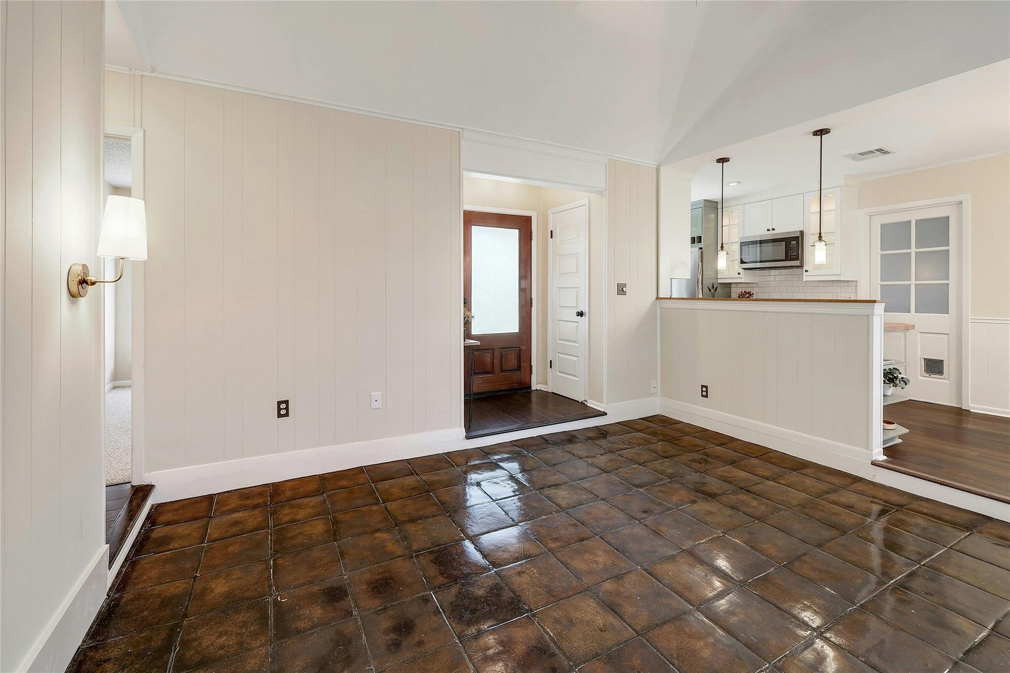 2106 Brandywine LN