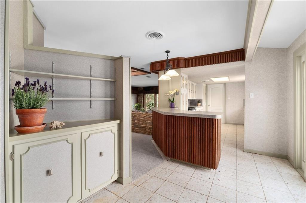 610 Lancelot WAY