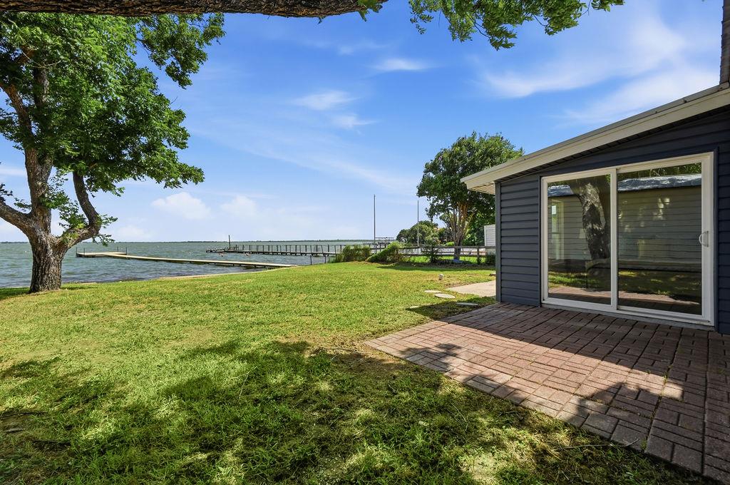 819 Lakeshore LOOP