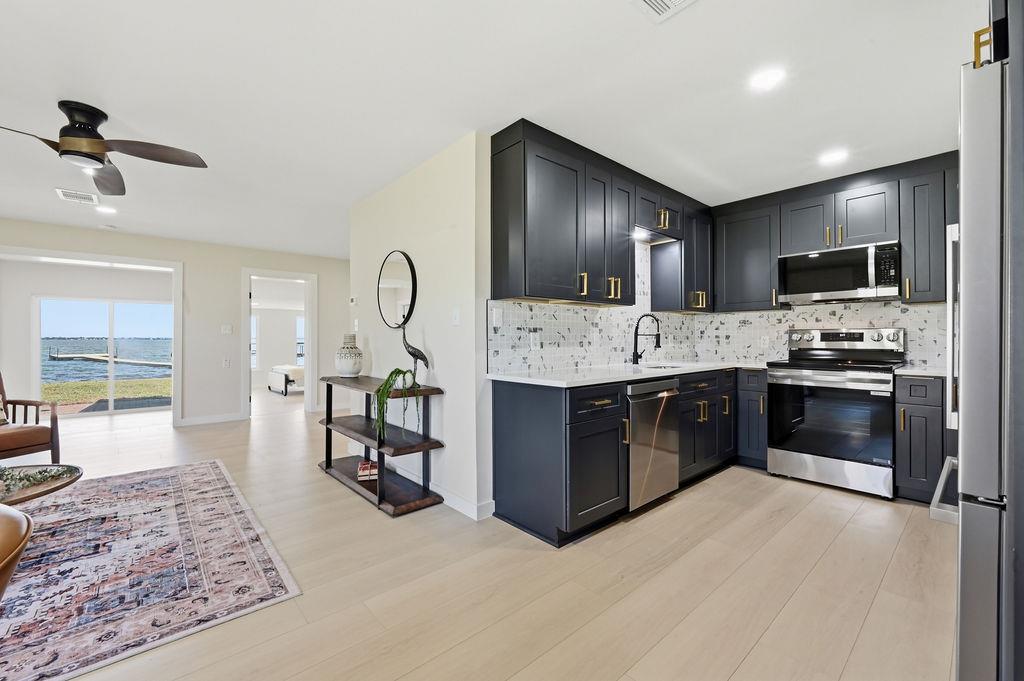 819 Lakeshore LOOP