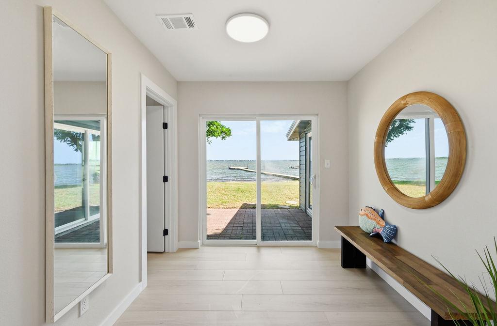 819 Lakeshore LOOP