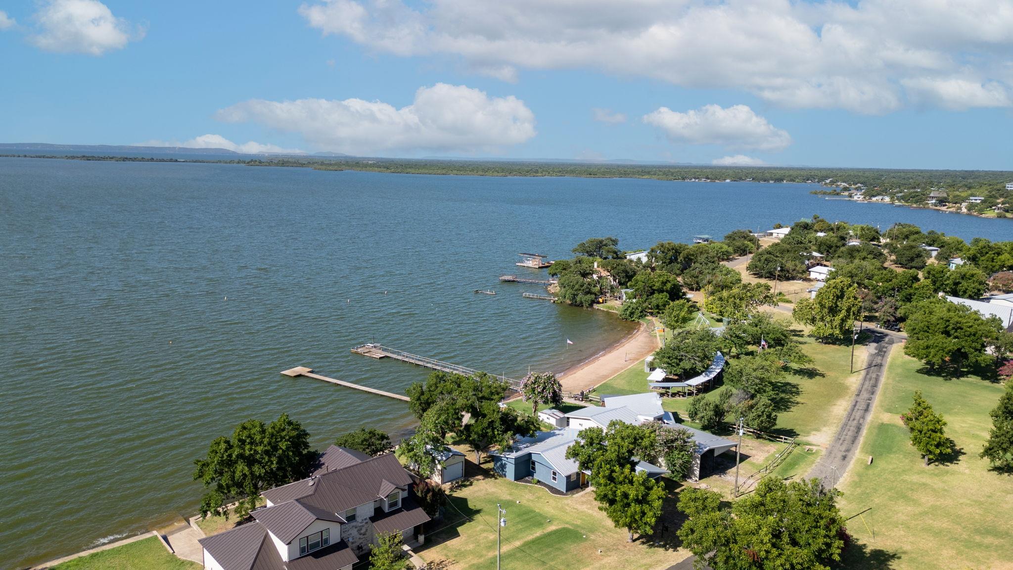 819 Lakeshore LOOP