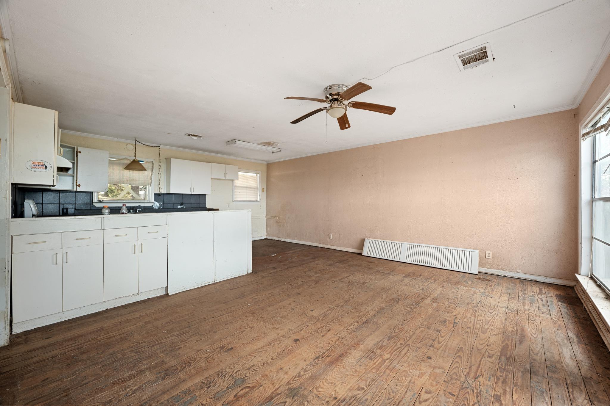 11013 W Lakeview DR