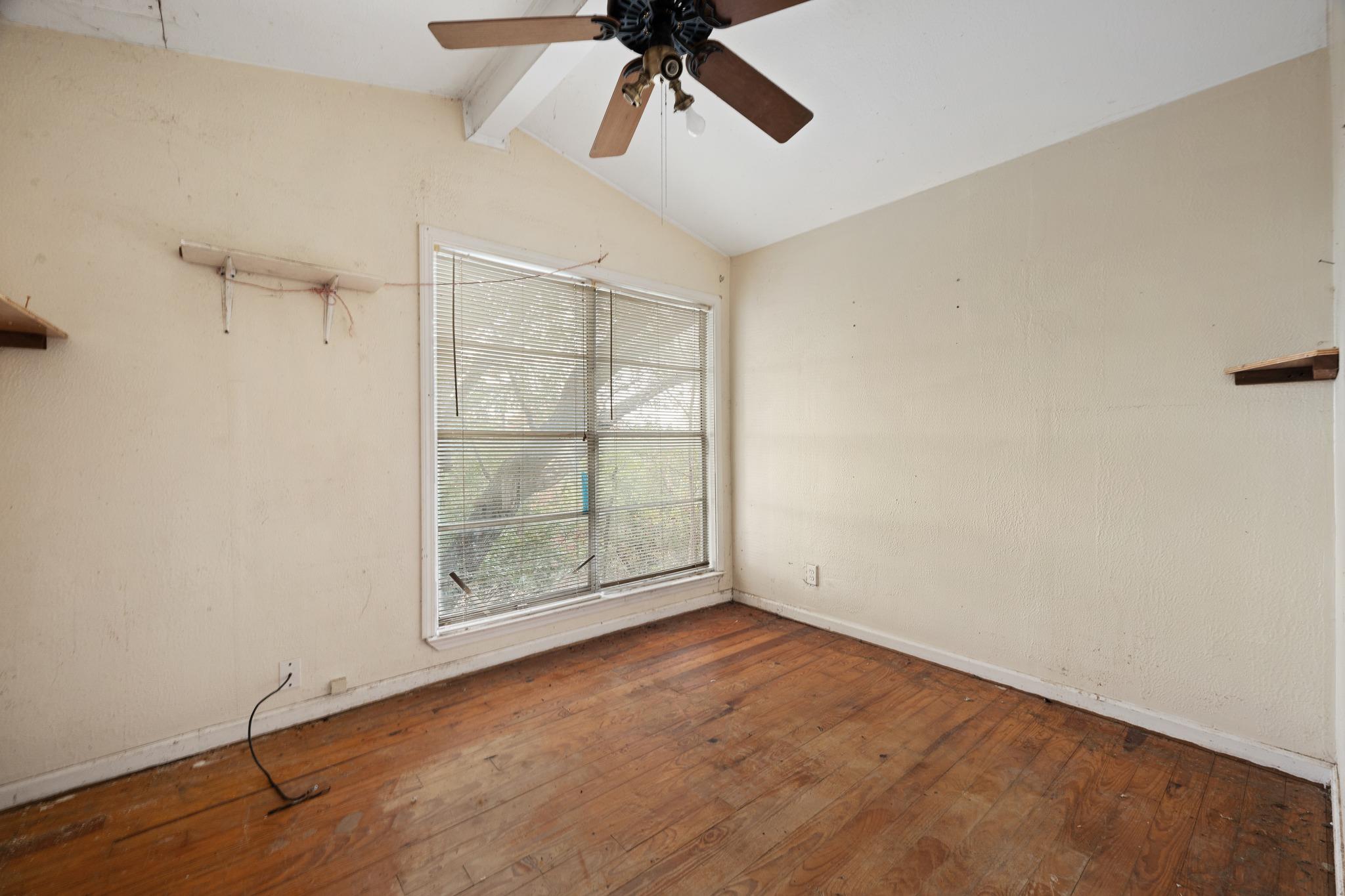 11013 W Lakeview DR