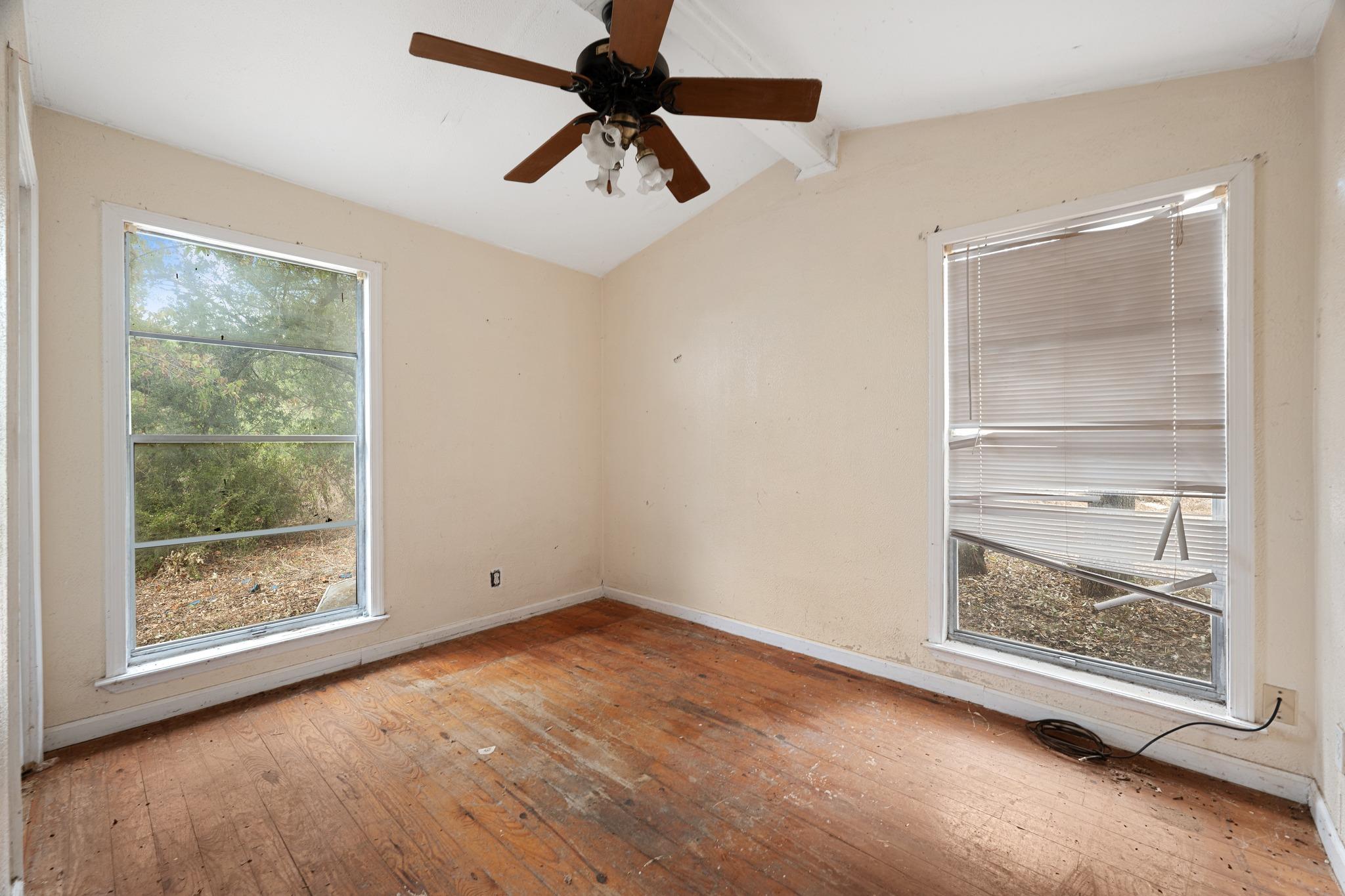 11013 W Lakeview DR