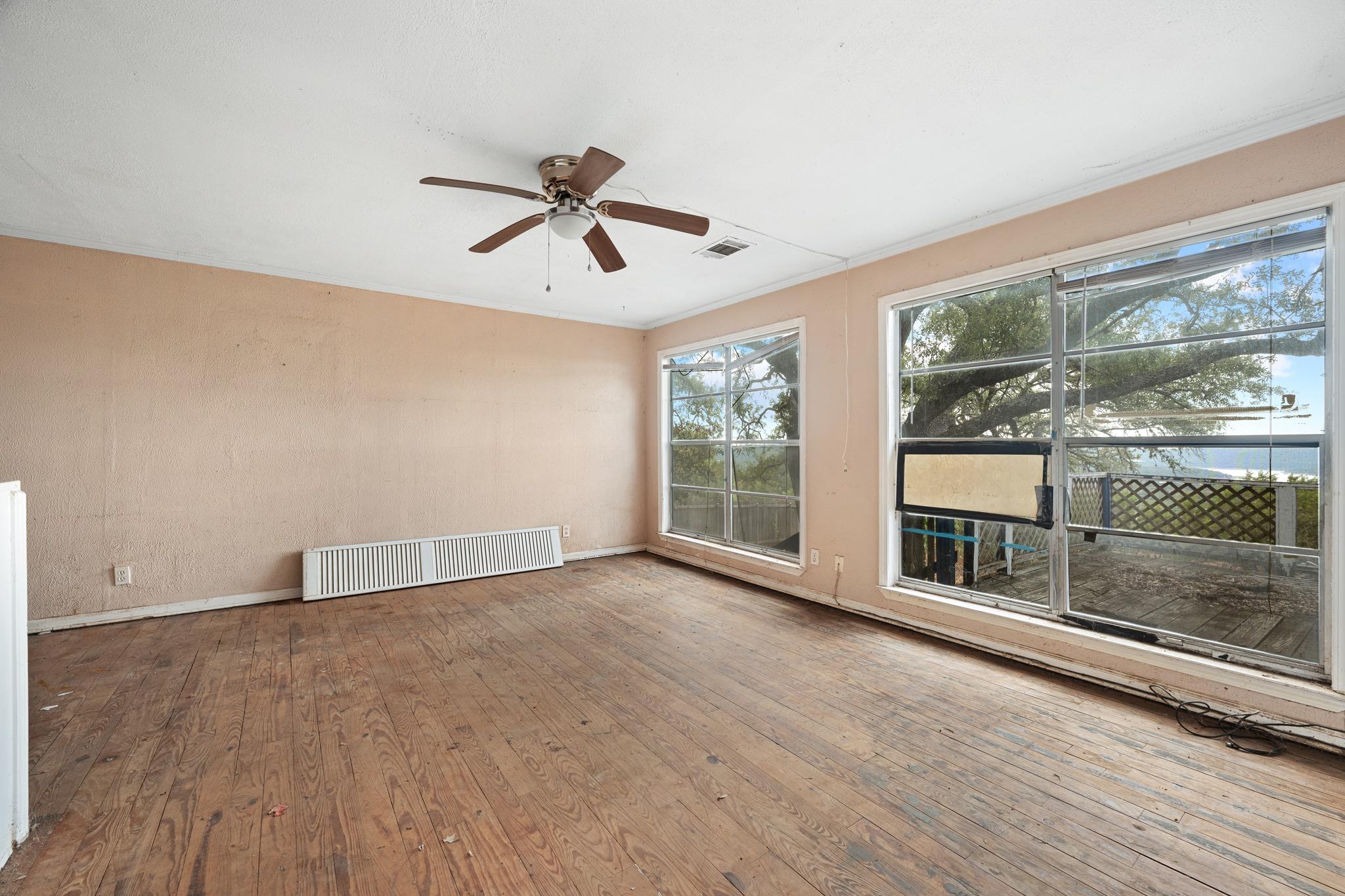 11013 W Lakeview DR