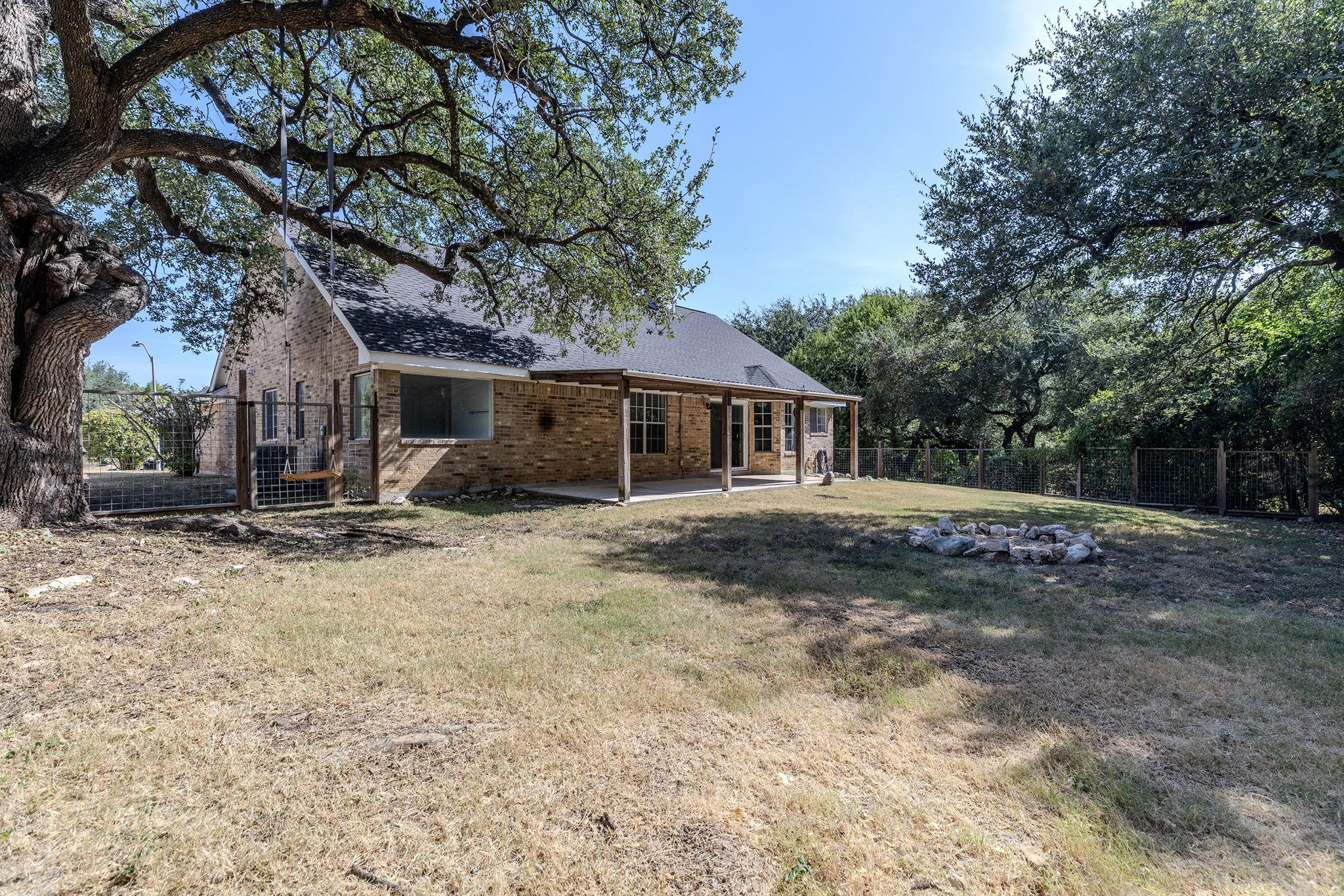 703 Post Oak CIR