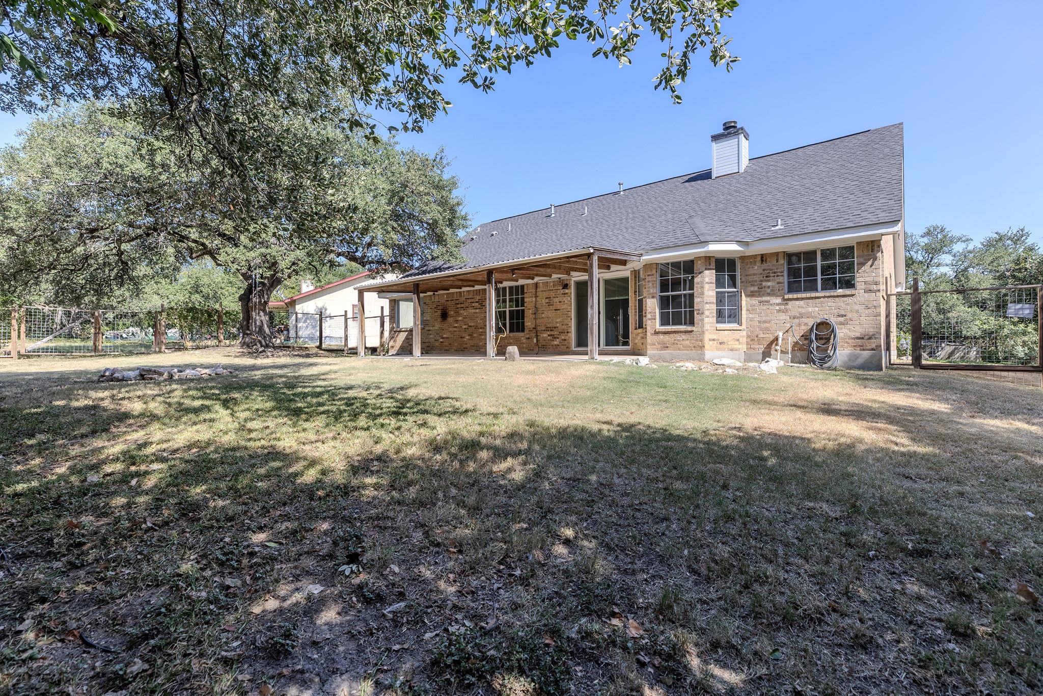703 Post Oak CIR