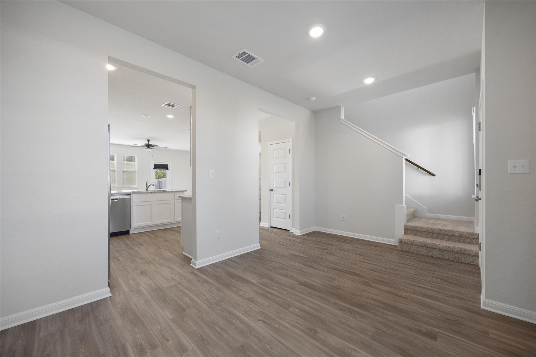 2412 Jack Nora WAY