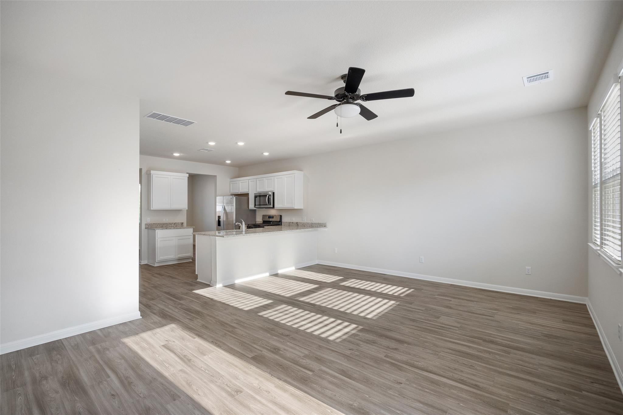2412 Jack Nora WAY