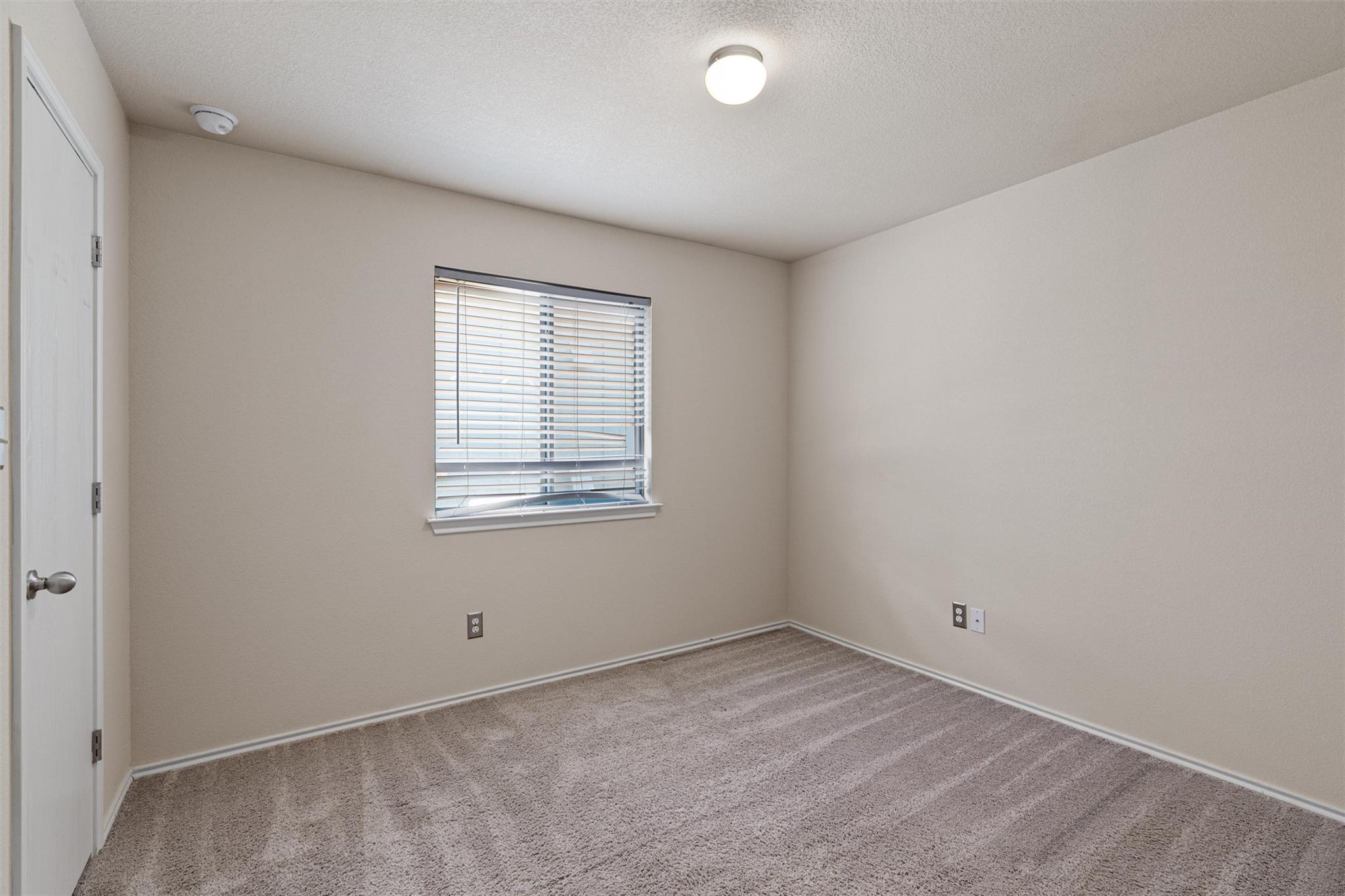 15012 Parrish LN