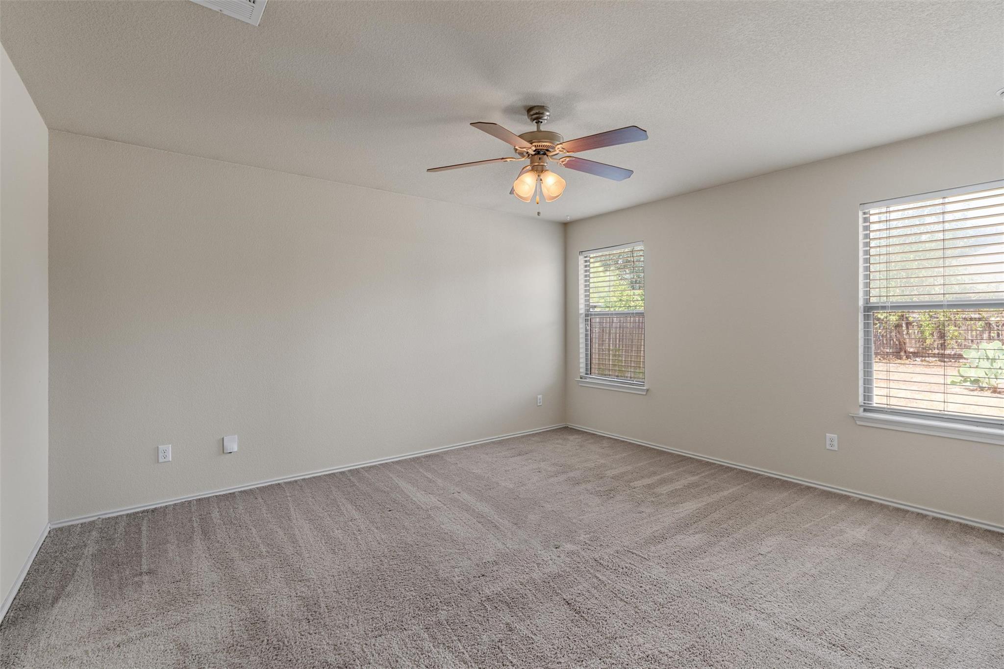 15012 Parrish LN