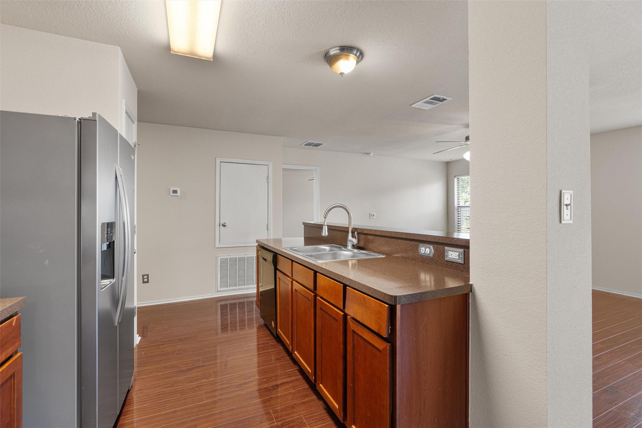15012 Parrish LN