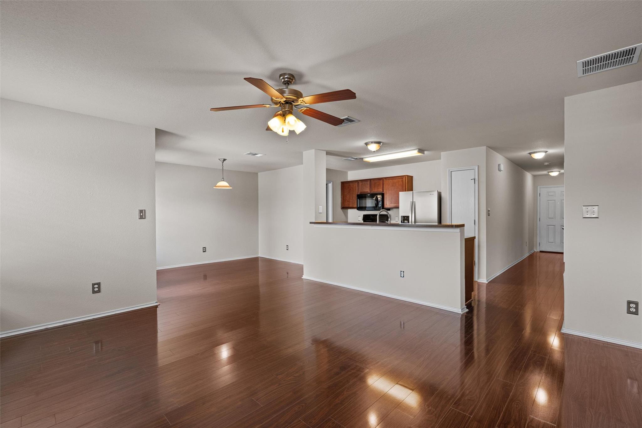 15012 Parrish LN