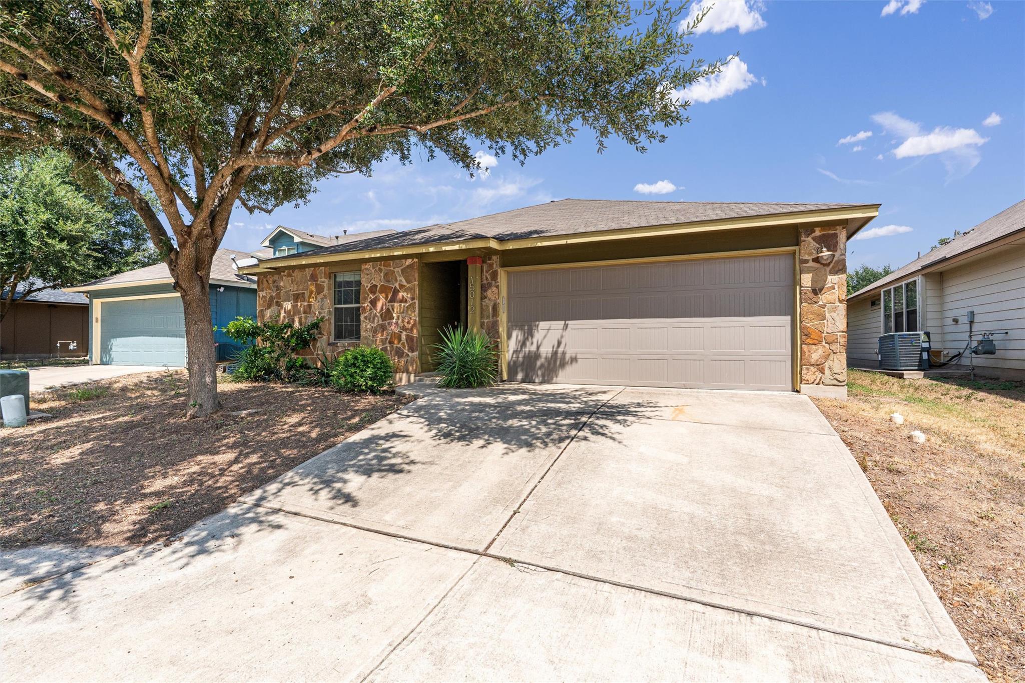 15012 Parrish LN