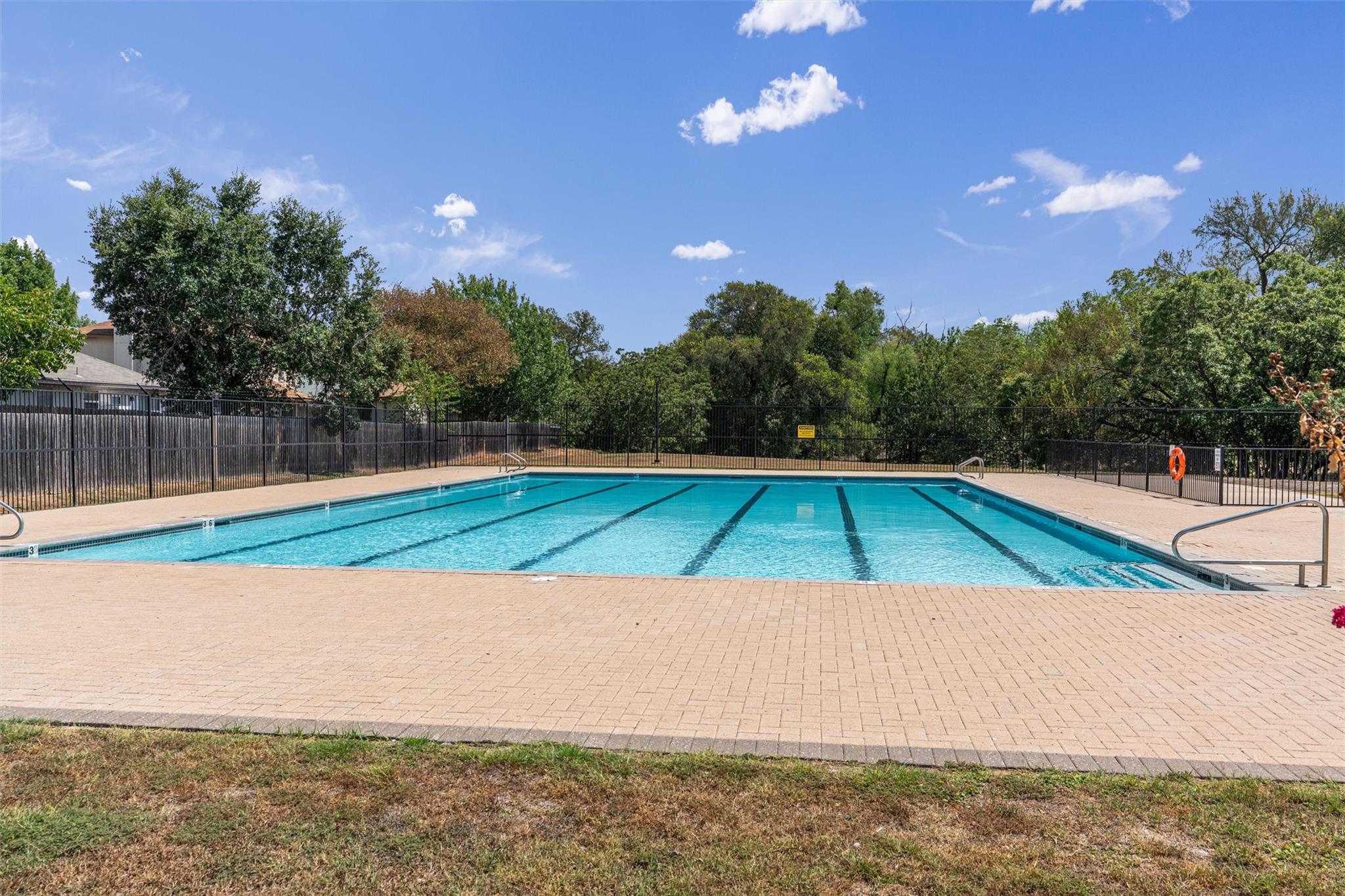15012 Parrish LN