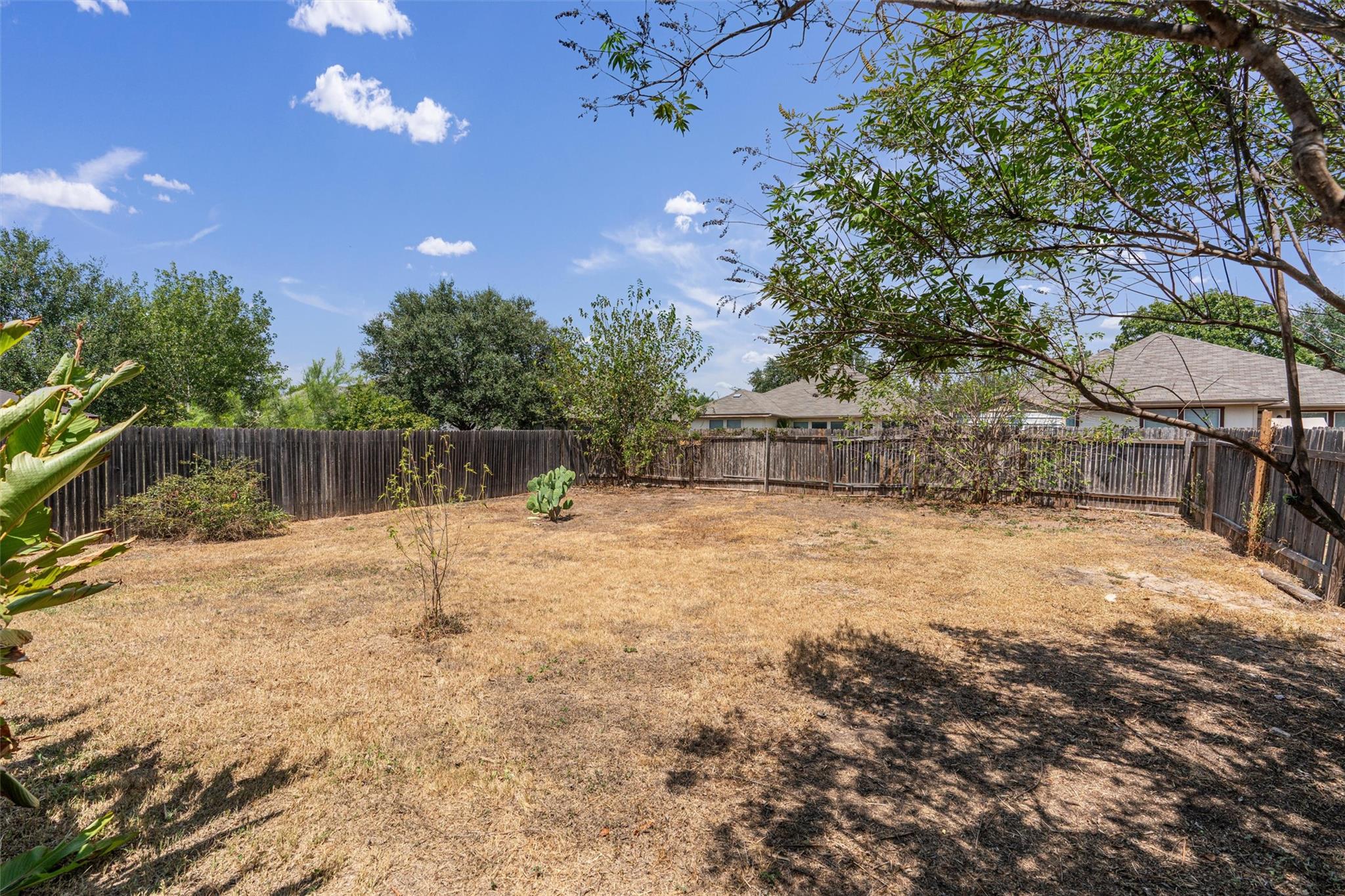 15012 Parrish LN