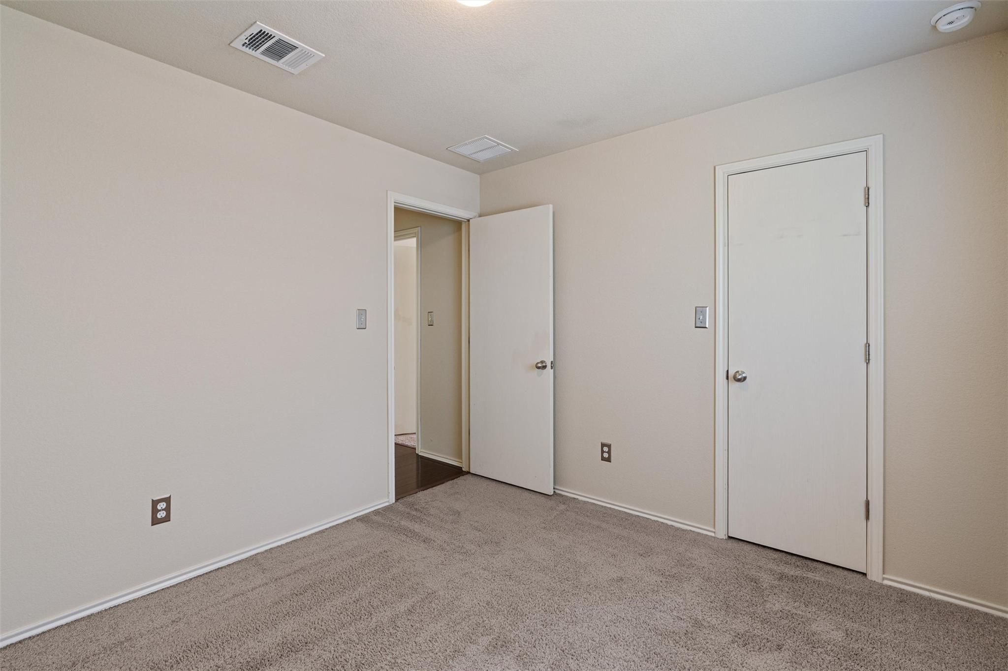 15012 Parrish LN