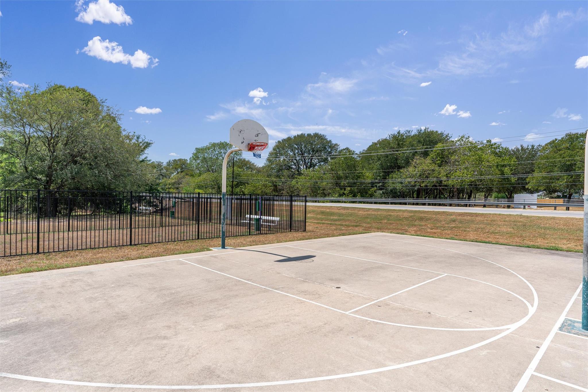 15012 Parrish LN
