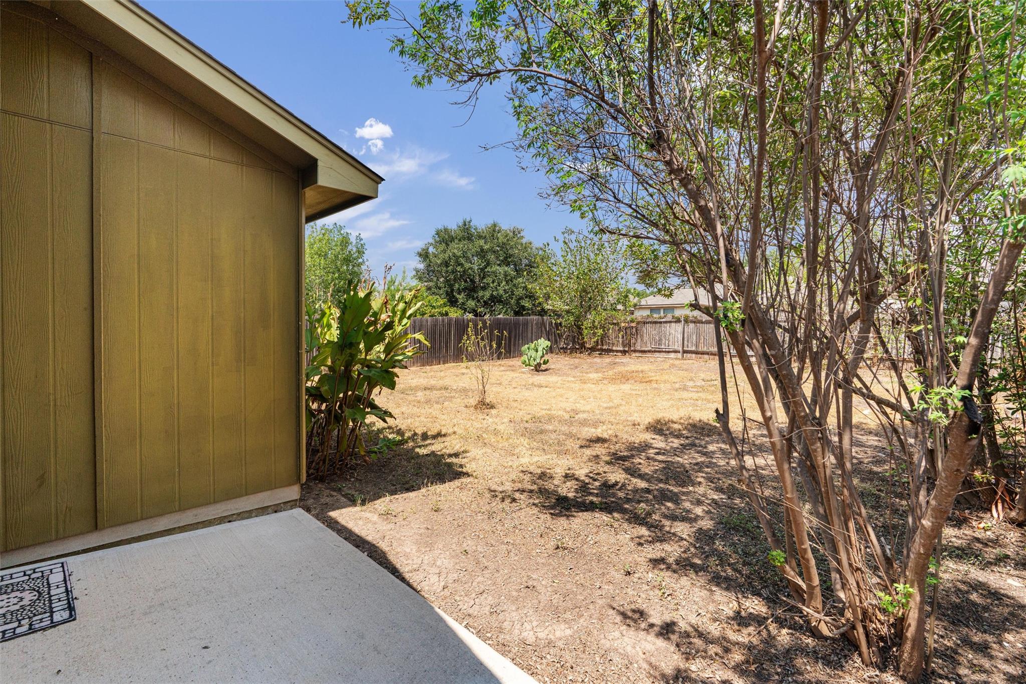 15012 Parrish LN