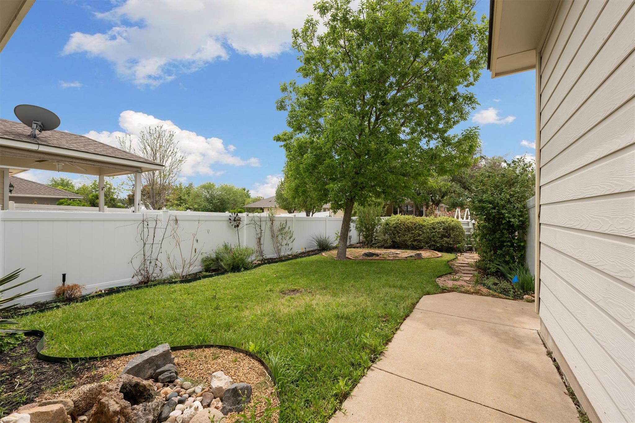 1506 Wild Basin LN