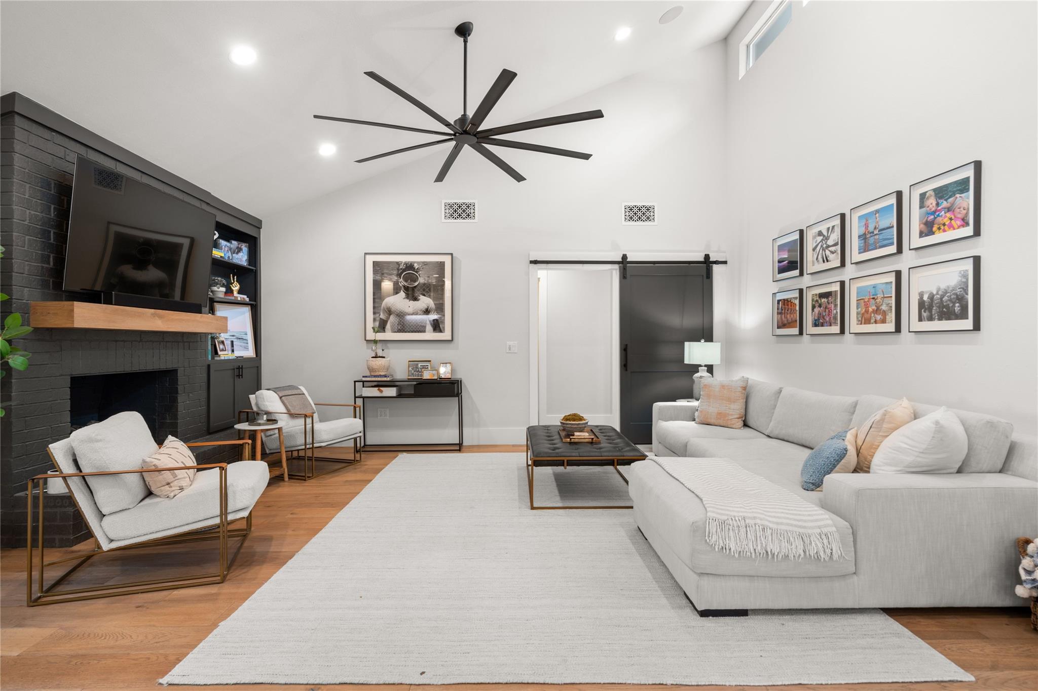 3104 Brightwood DR