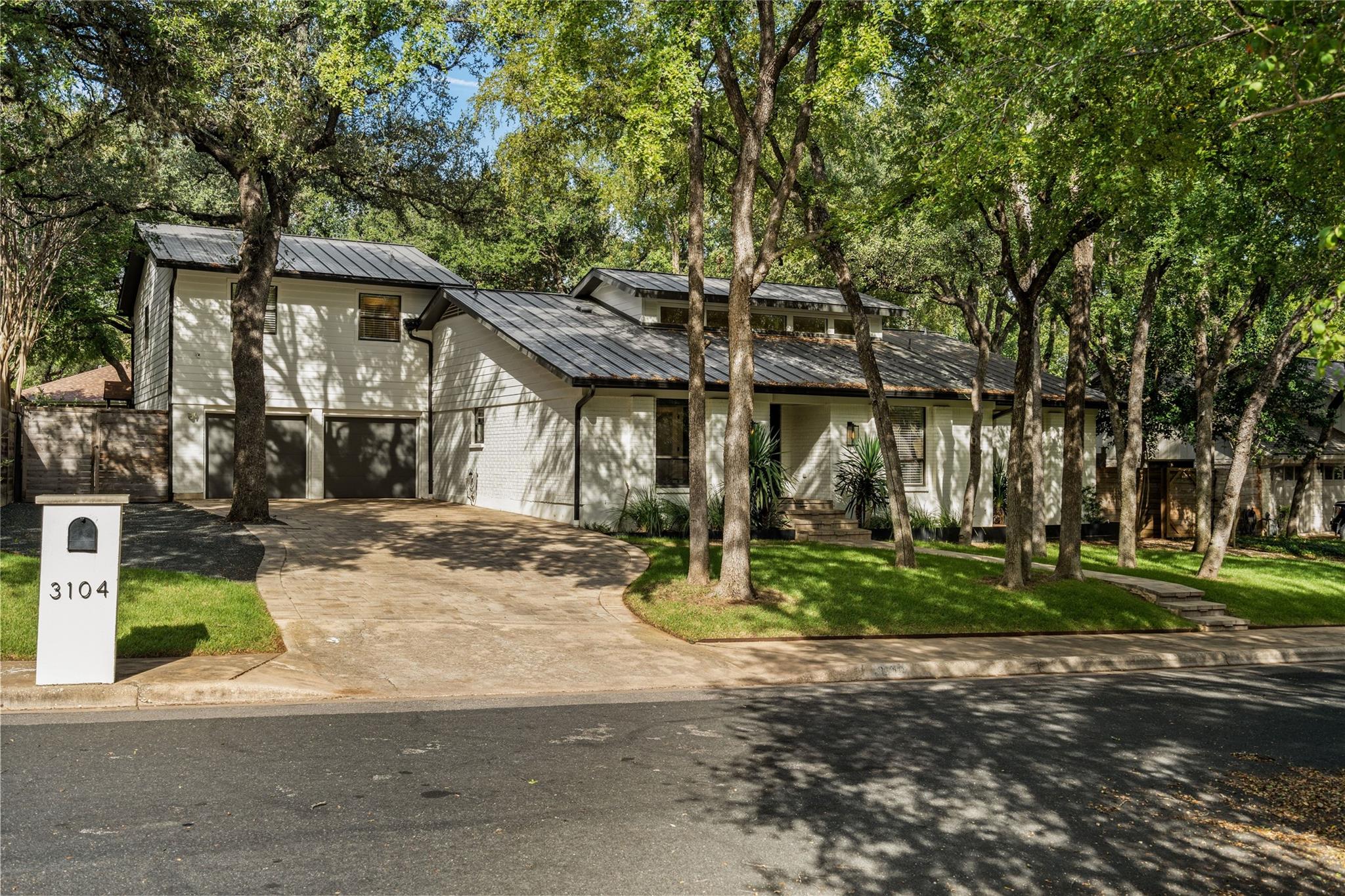 3104 Brightwood DR