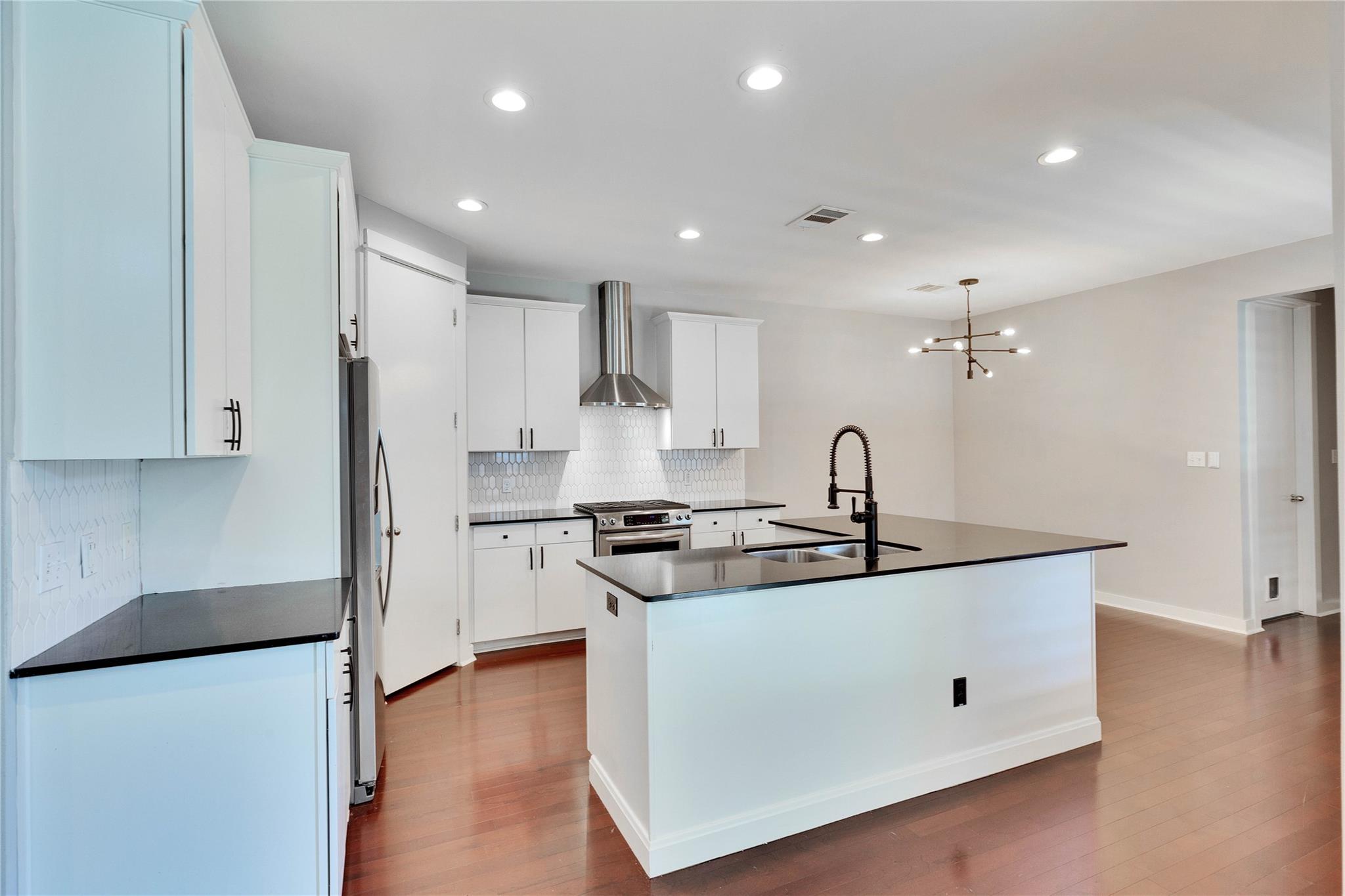 3003 Corbin LN